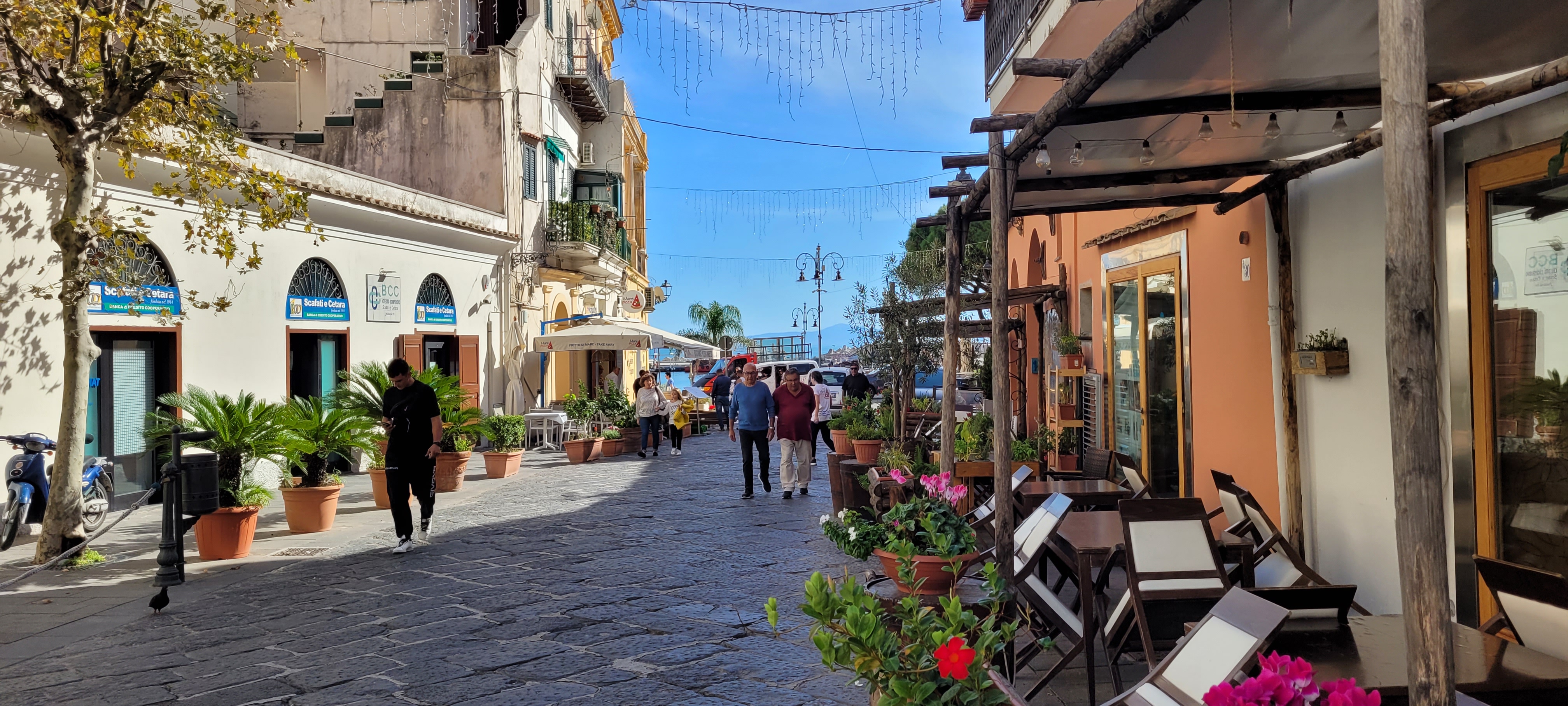 Tidlig formiddag i Cetara