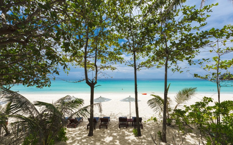 Boernevenlig Strand I Thailand