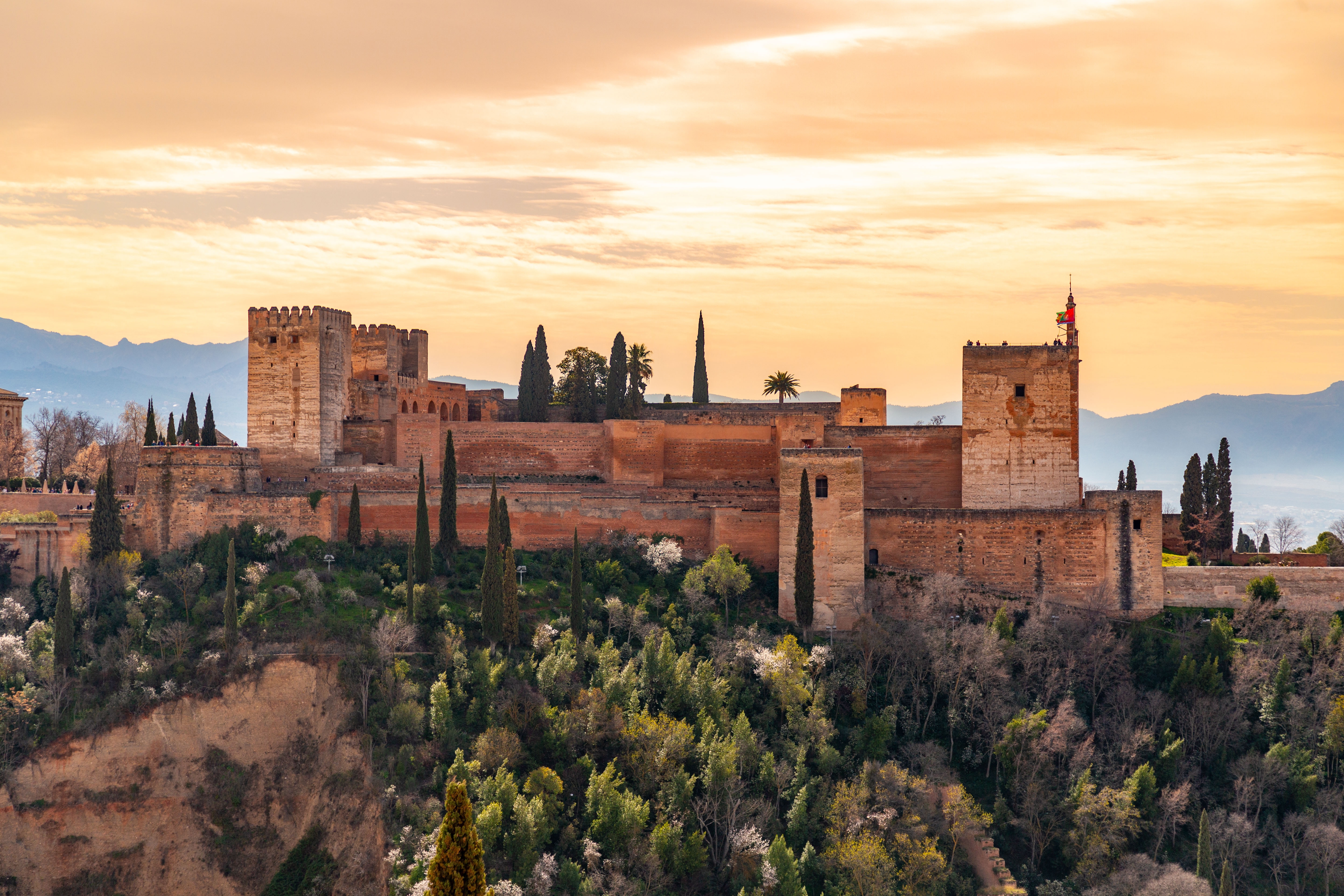 Alhambra Granada Shutterstock 2471047489 (1)