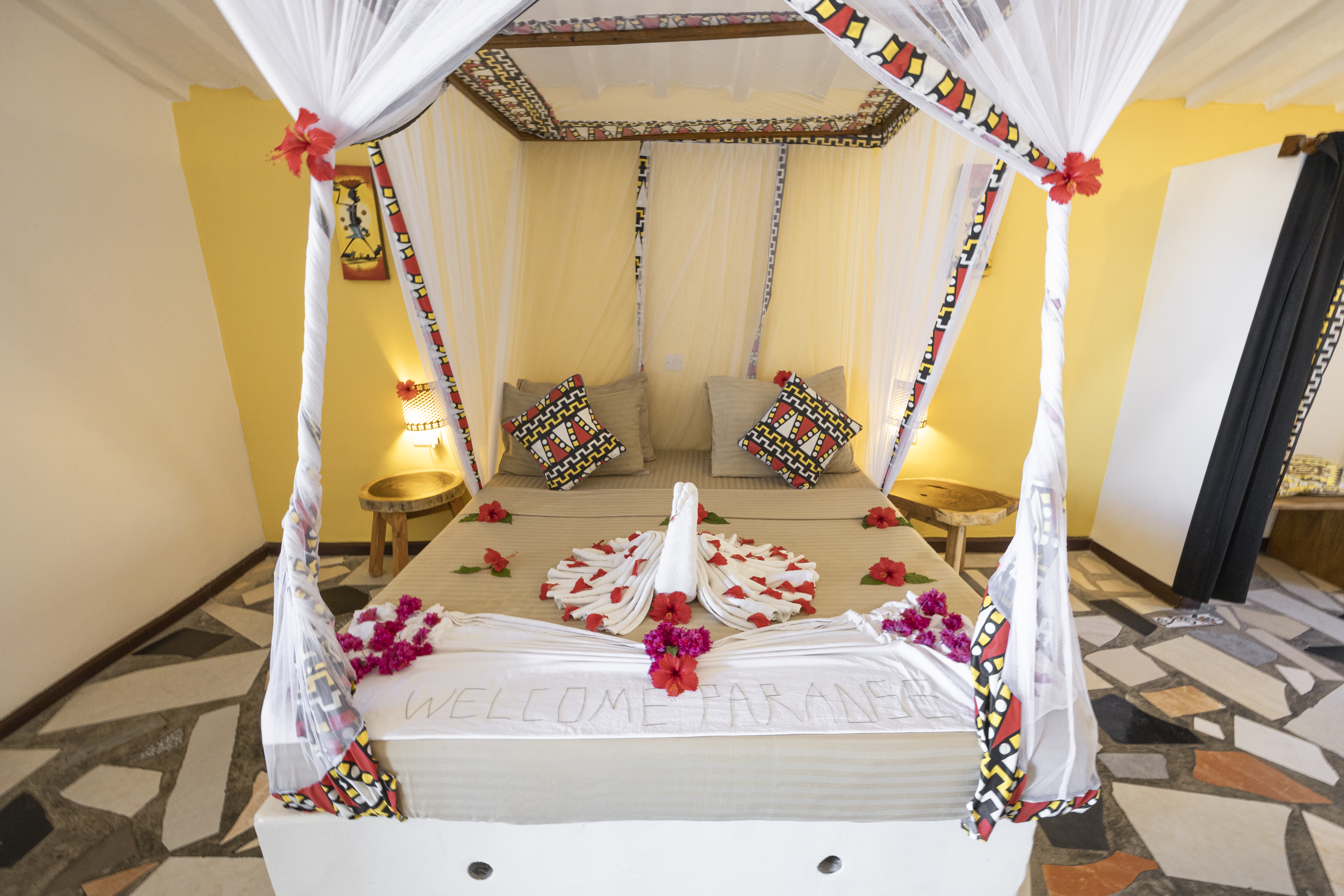 Suite Room 54979399716 O