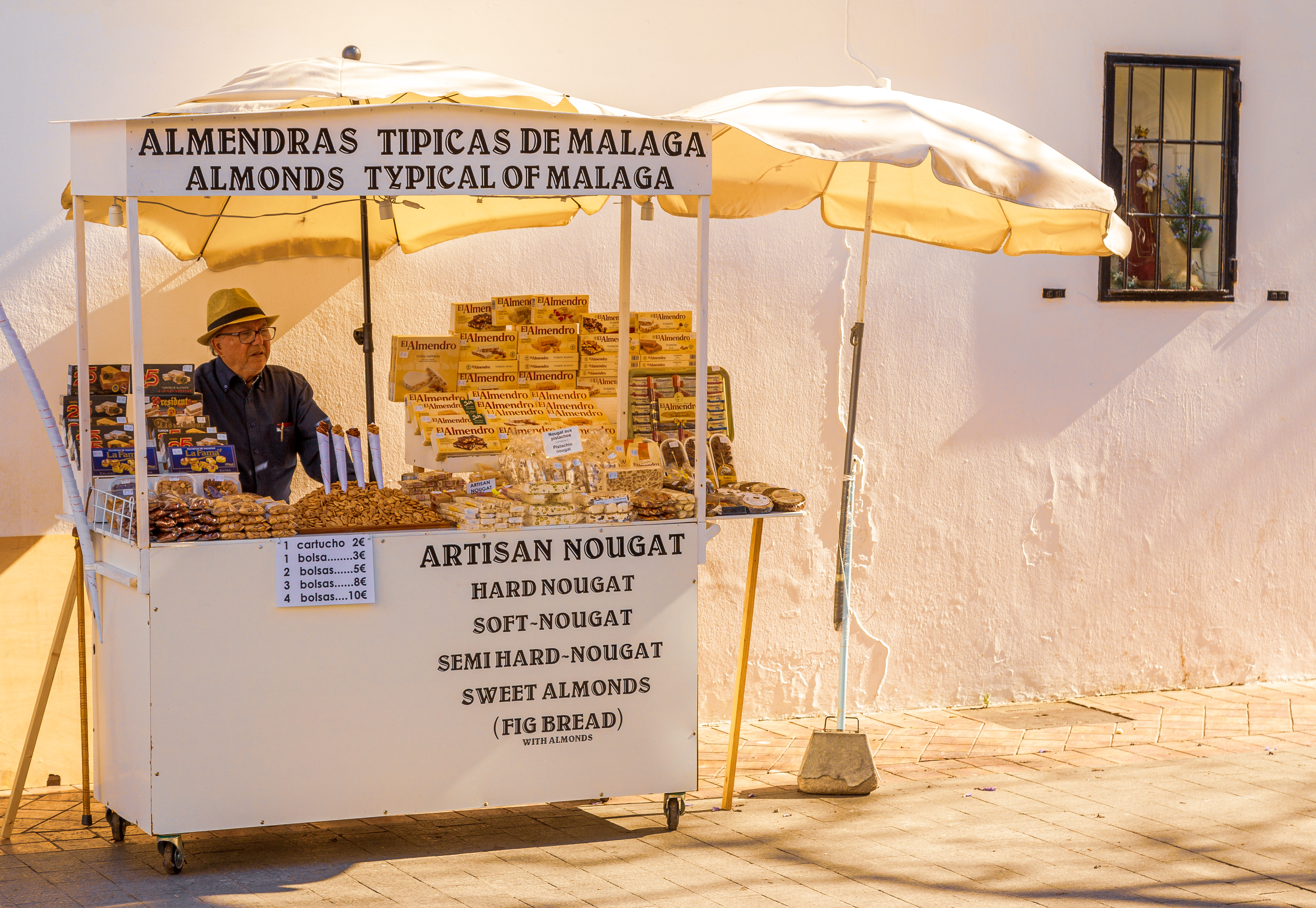 Mercadillo De Nerja Shutterstock 1645853362