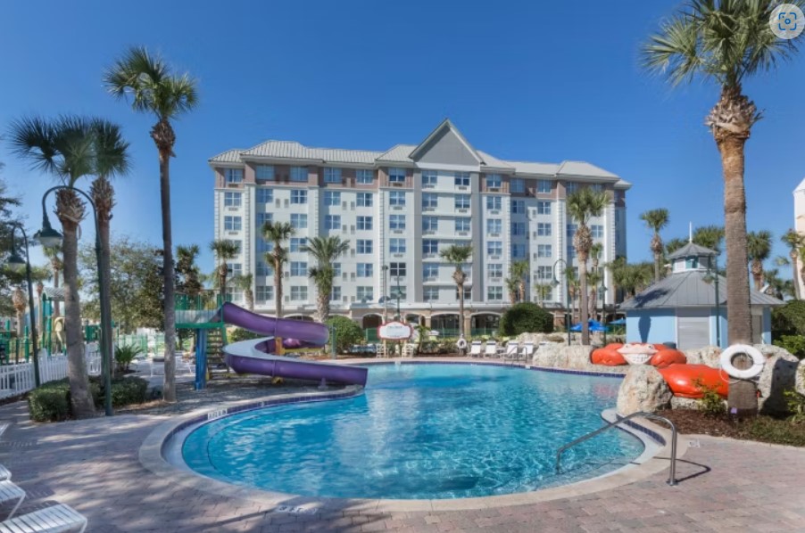 Holiday Inn Express Pool 2