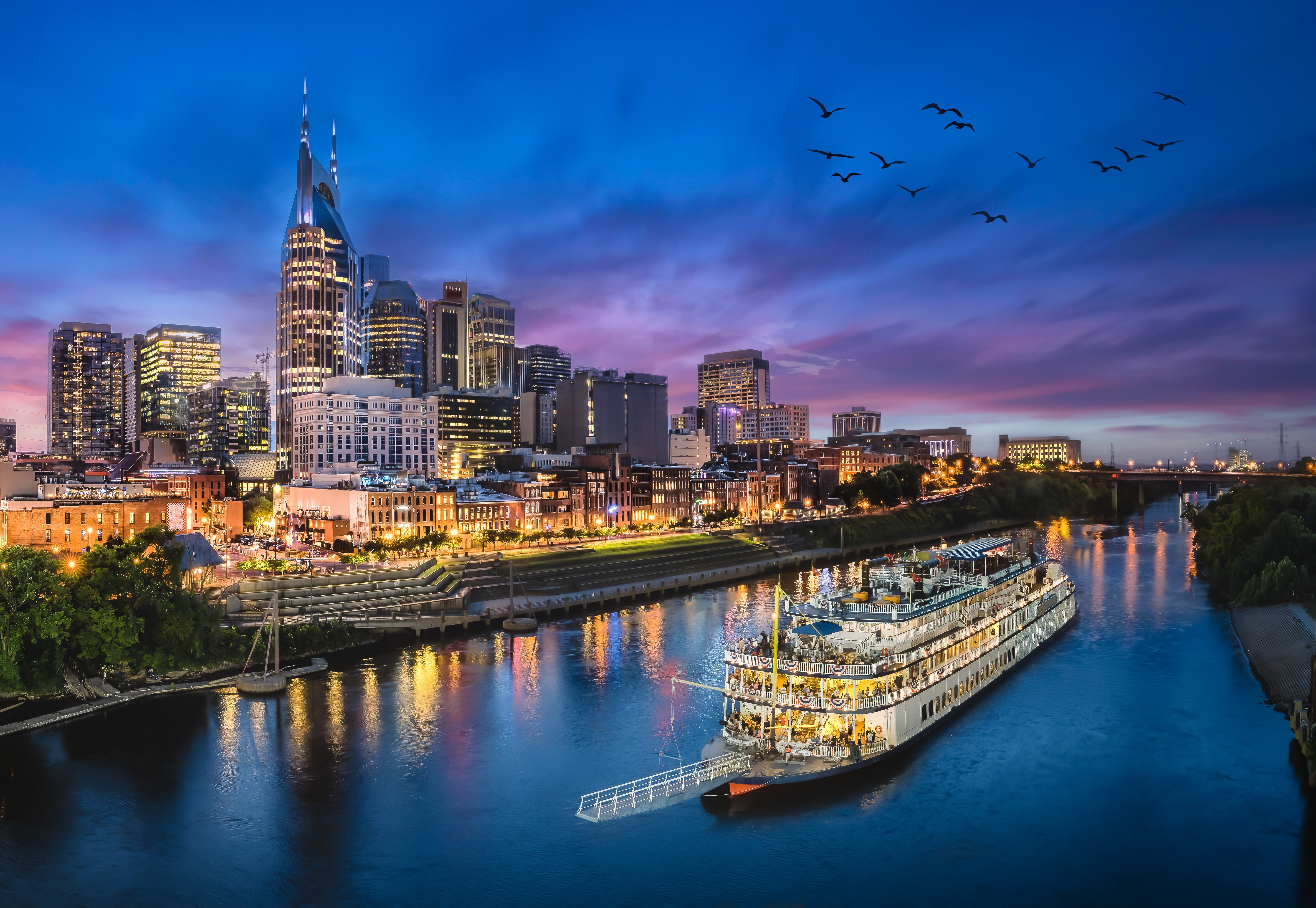 Shutterstock 2194838013 Nashville Skyline With River And Sunset