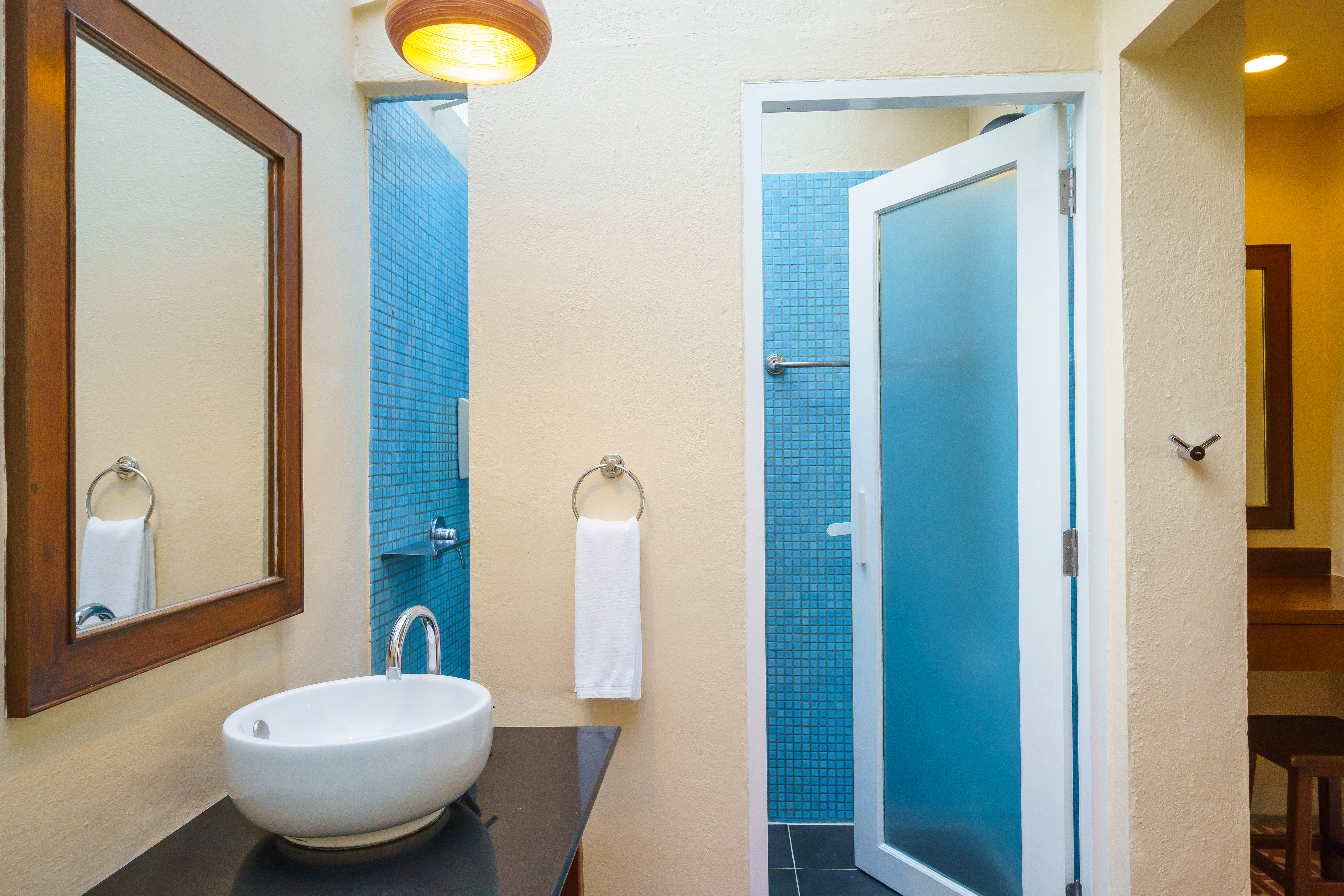 Family Cottage Bathroom 1