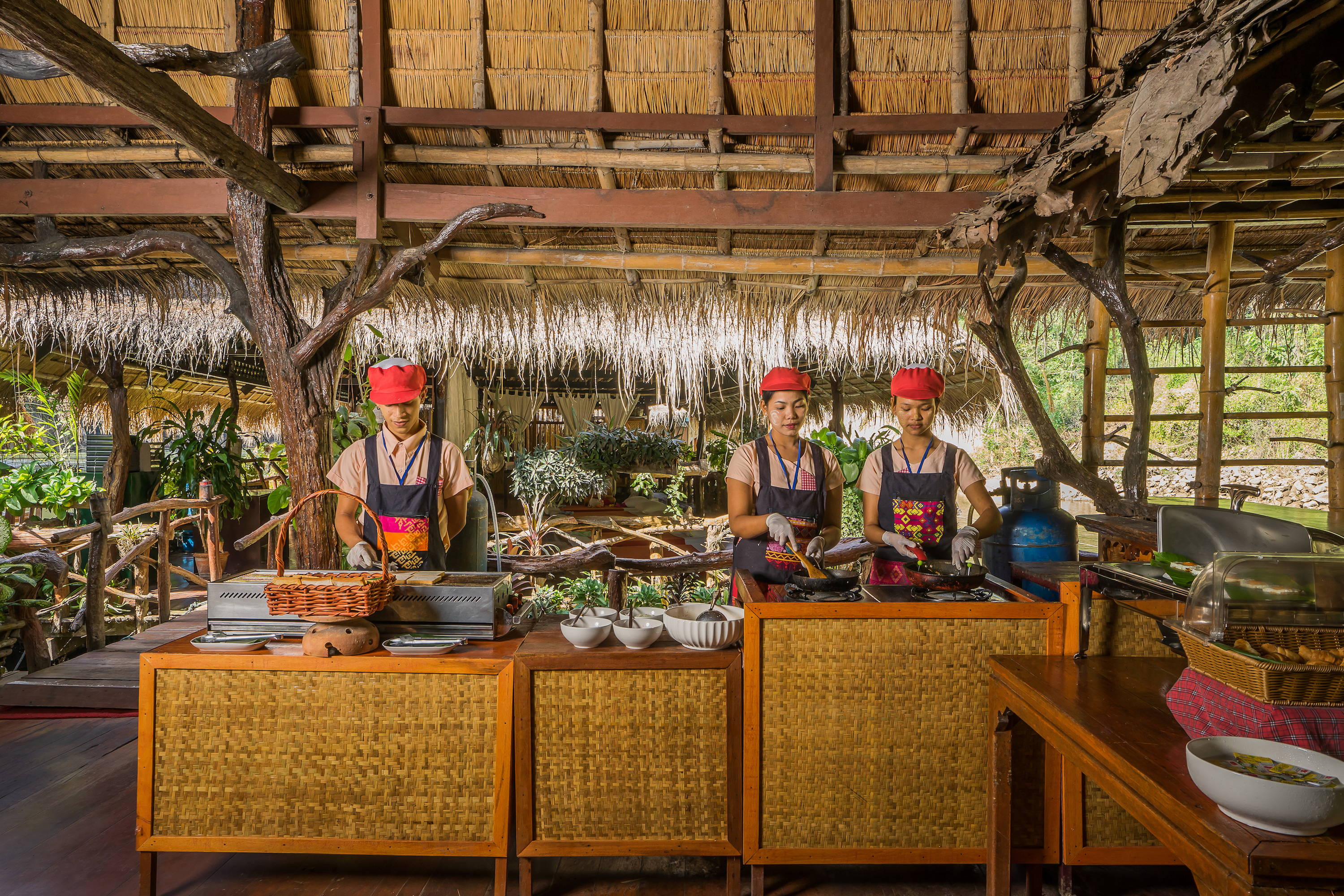 Hintok Camp River Kwai Resort Kanchanaburi หินตก ที่พัก กาญ10 (1)