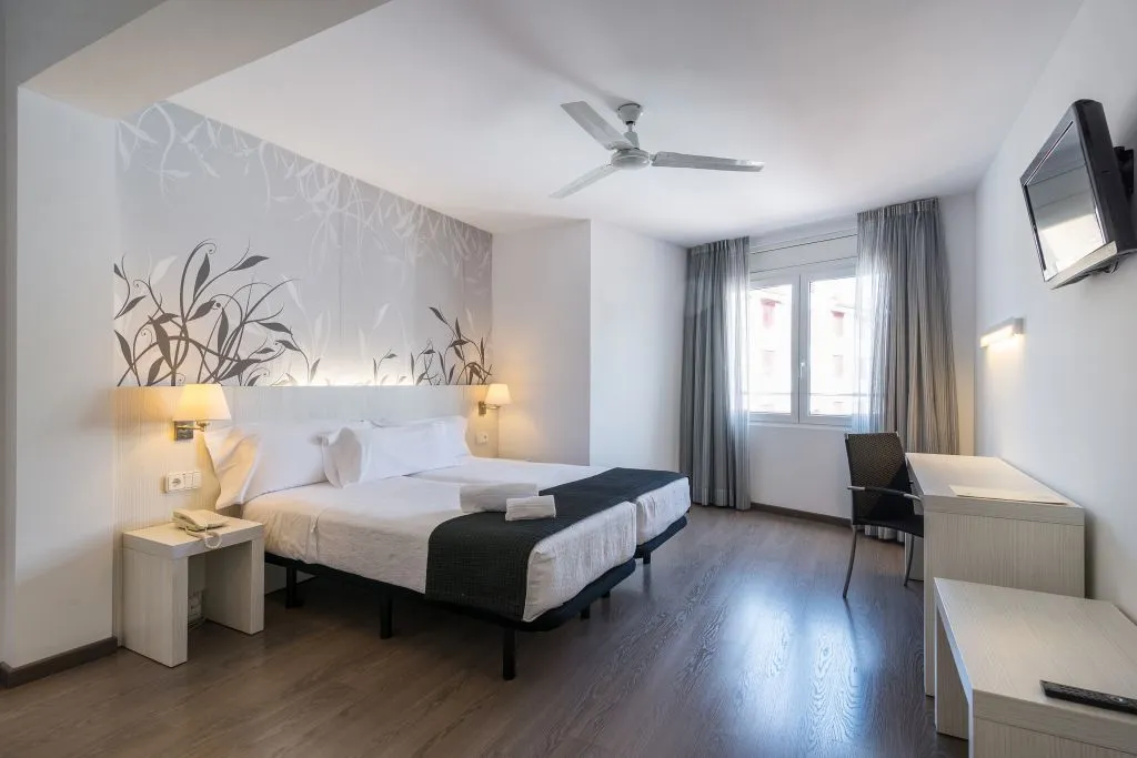 Standard Exterior Room 7