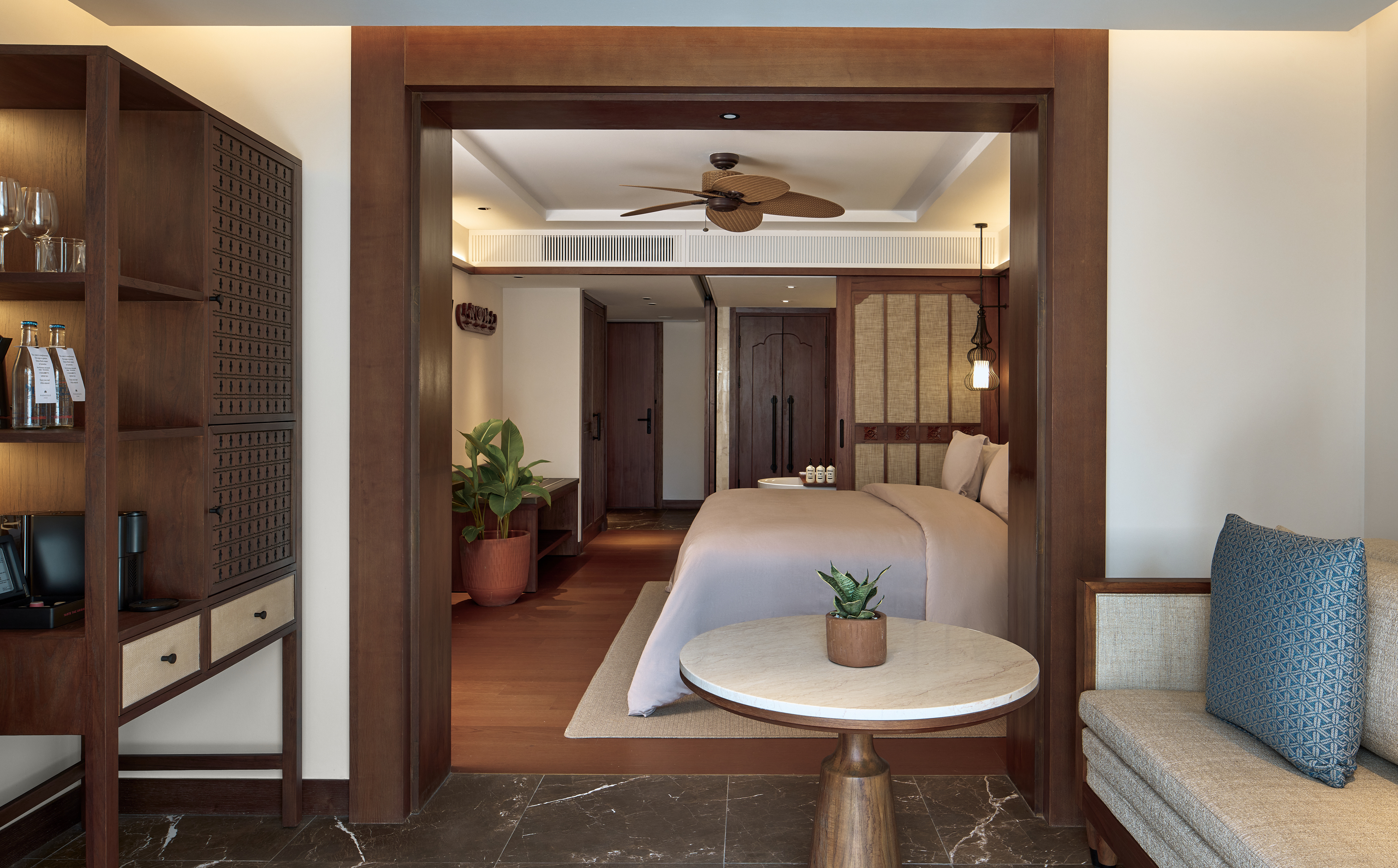 Junior Suite Garden View Bedroom(2)