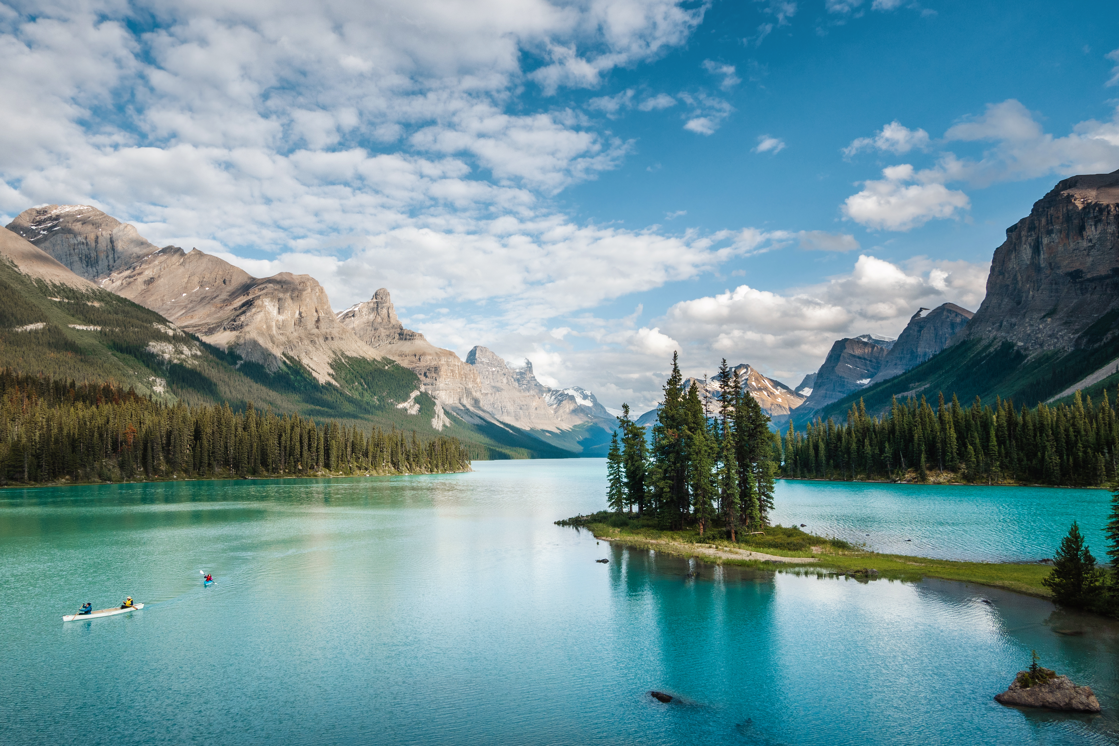 Maligne Lake Og Spirit Lake På En Sommerdag, Jasper NP Istock 1266682077