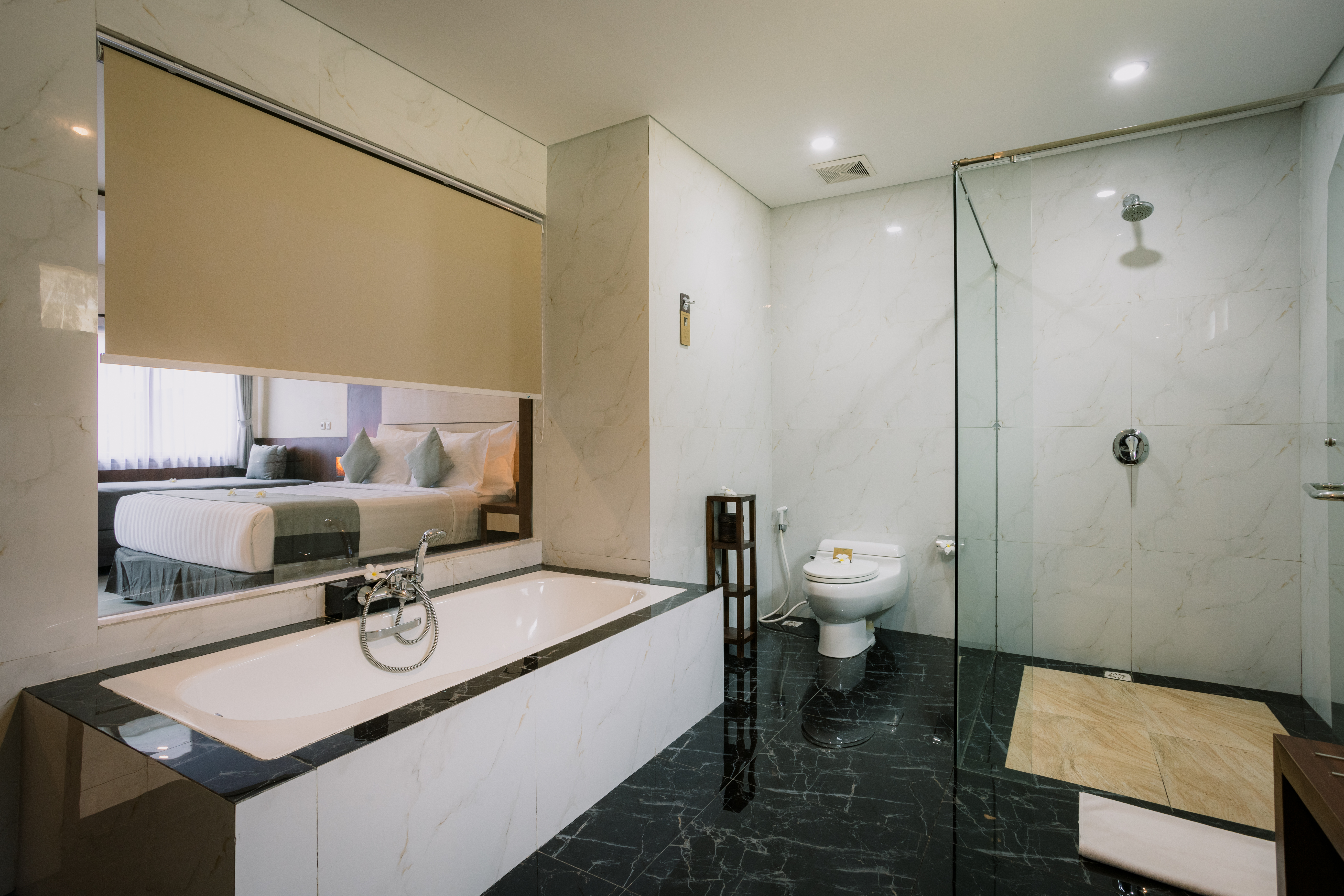 Akoya One Bedroom Pool Villa Bathroom1