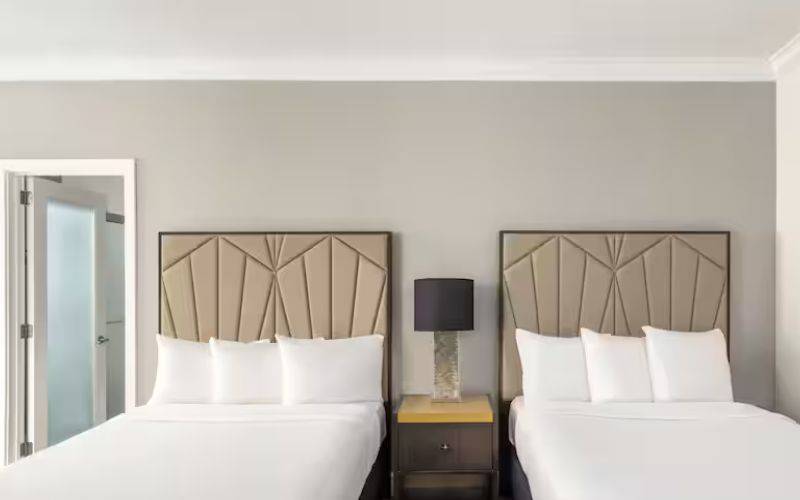 Martinique New York On Broadway Standard 2 Double Beds (5)