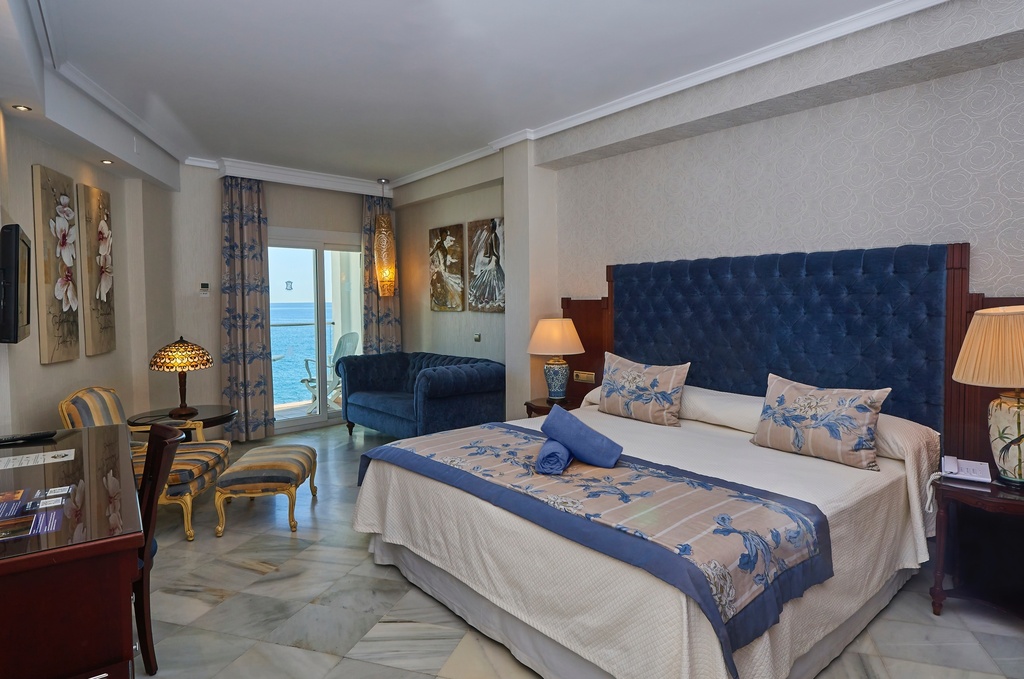 Deluxe Junior Suite (8)