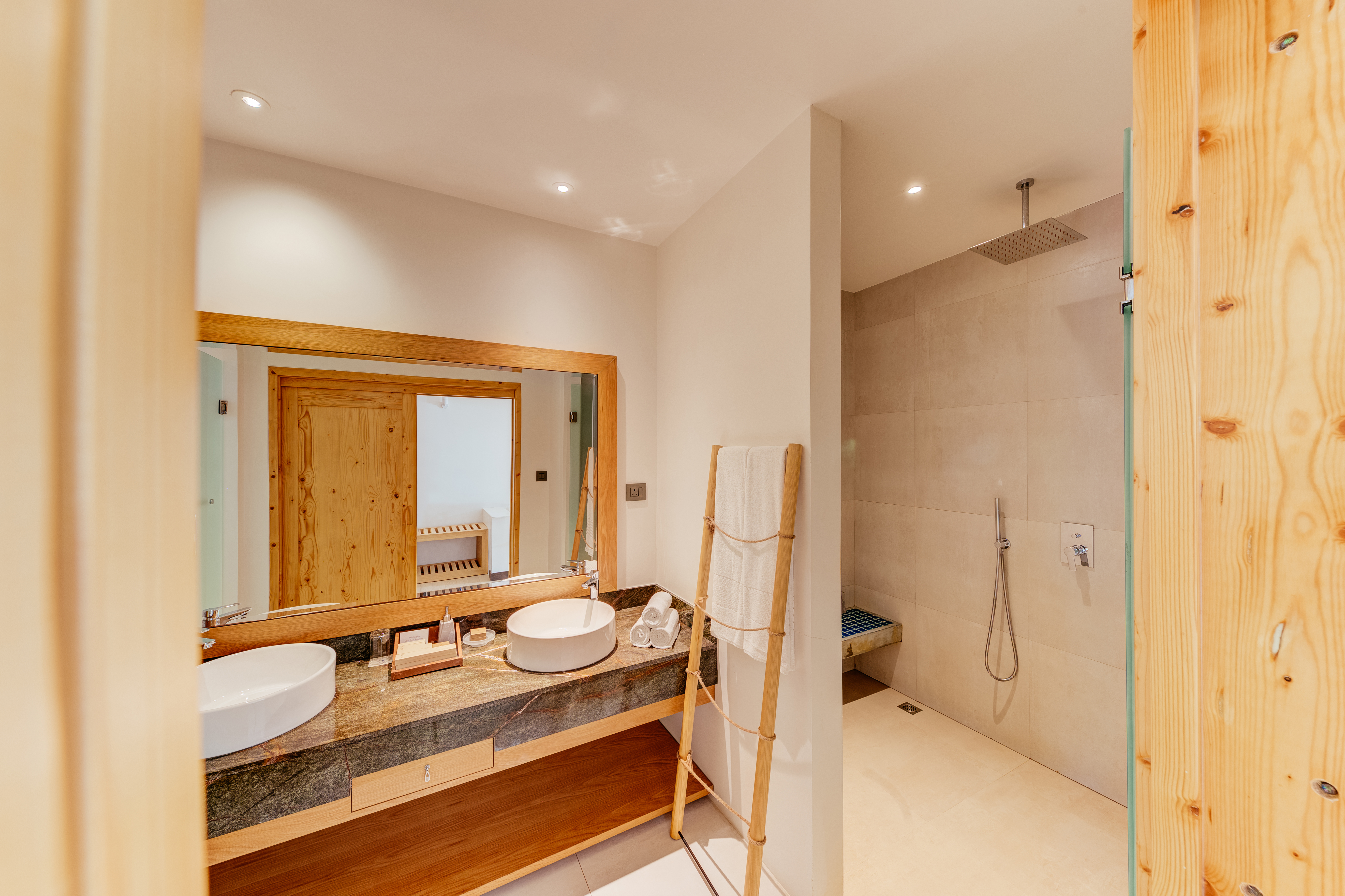 Superior Room Ocean View Bathroom