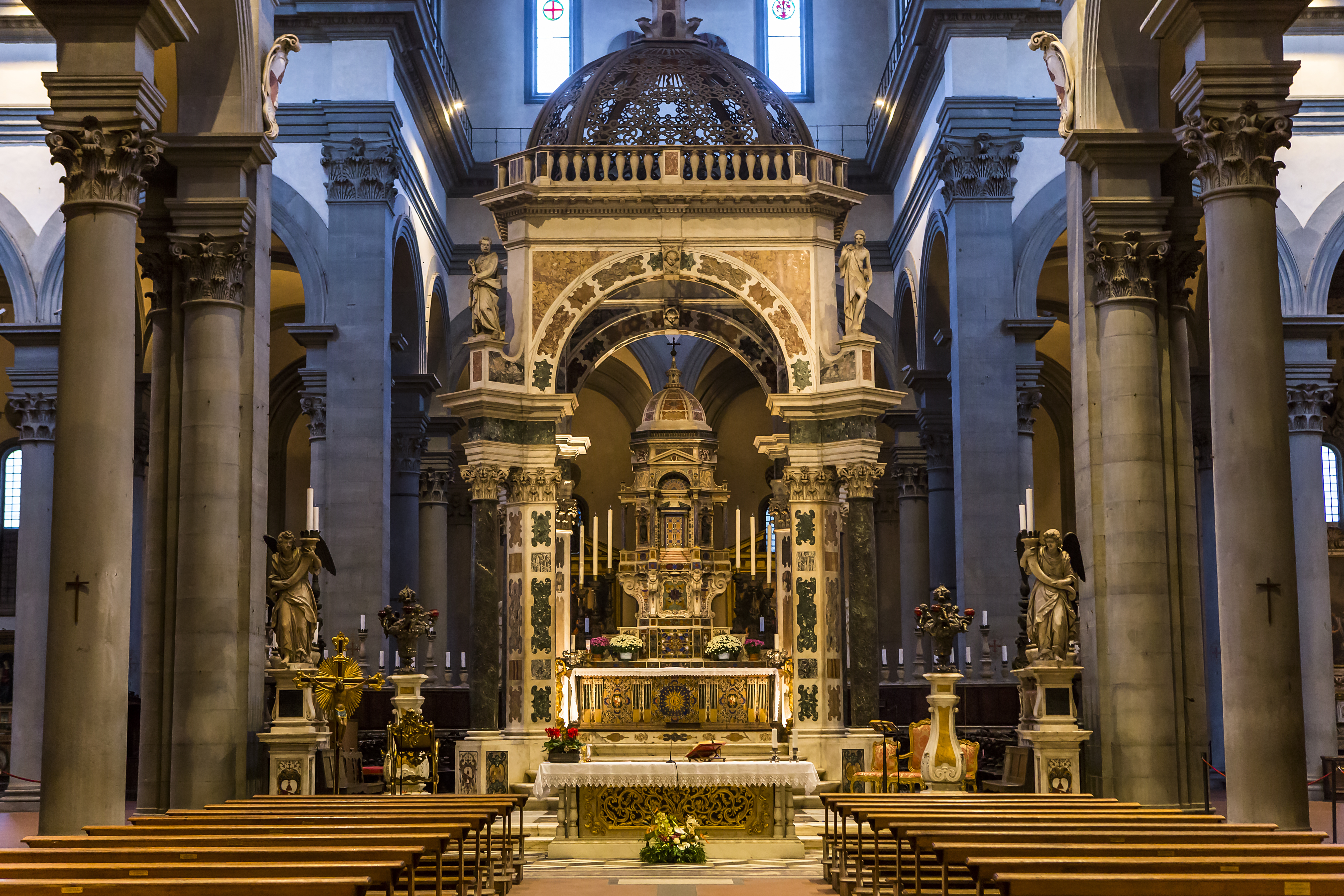 Shutterstock 349993076 FLORENCE, ITALY, OCTOBER 27, 2015 Interiors And Architectural Details Of Santo Spirito Church, October 27, 2015 In Florence, Italy