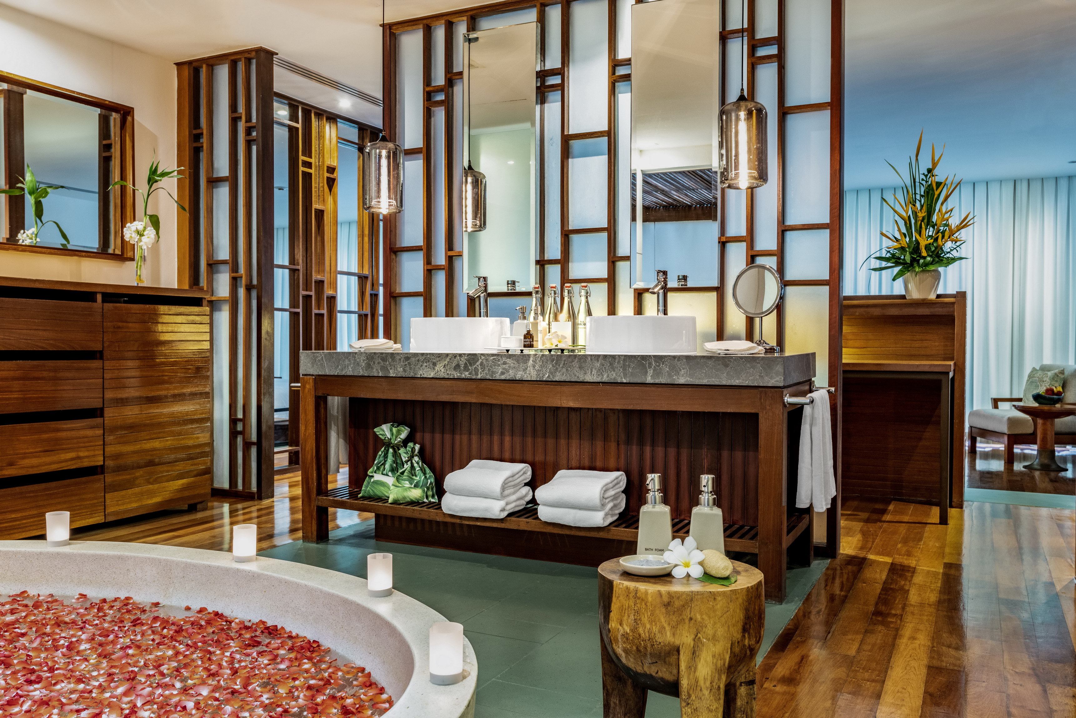 PR#5 Garden & Pool Residence Bathroom2