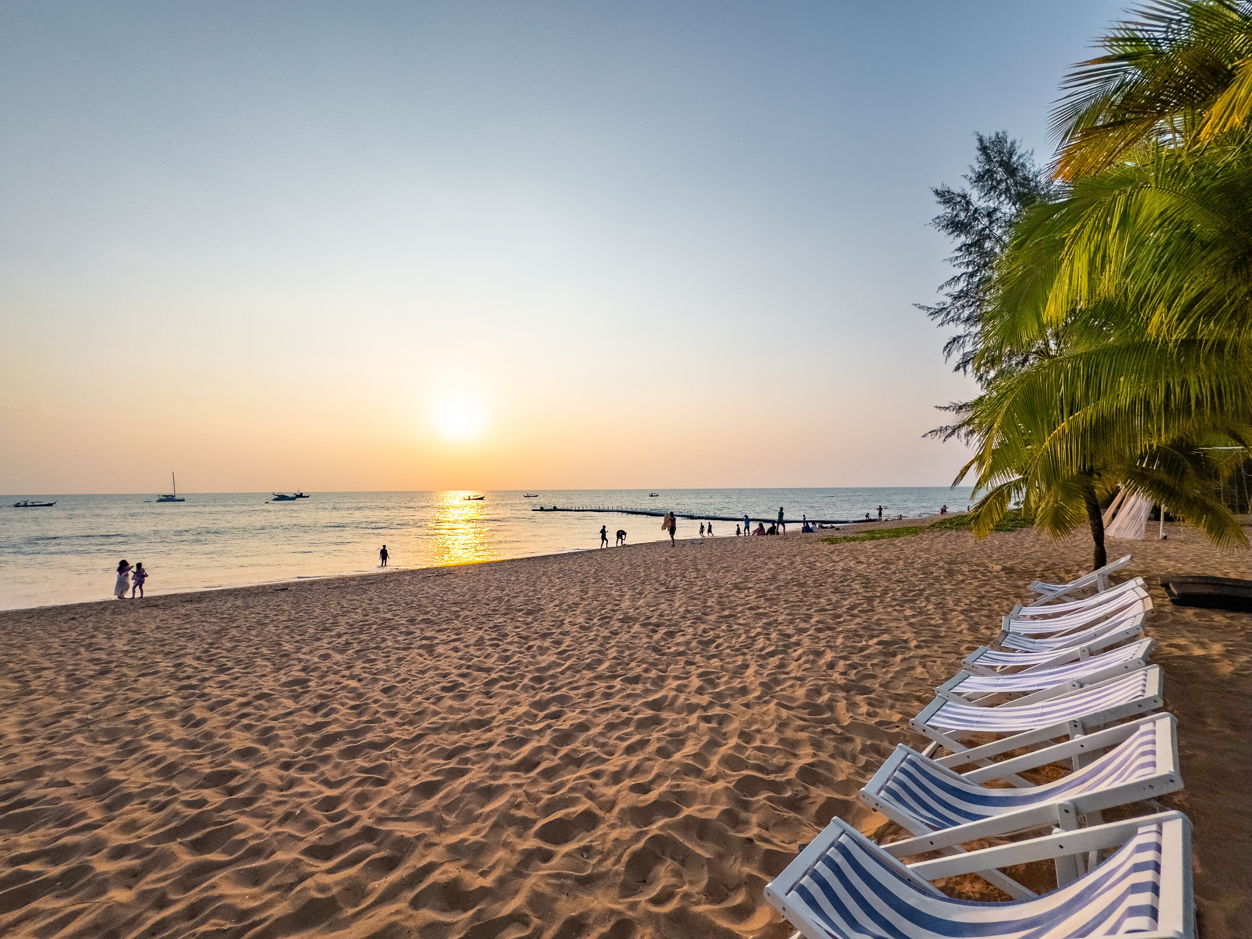 Shutterstock 2483087823