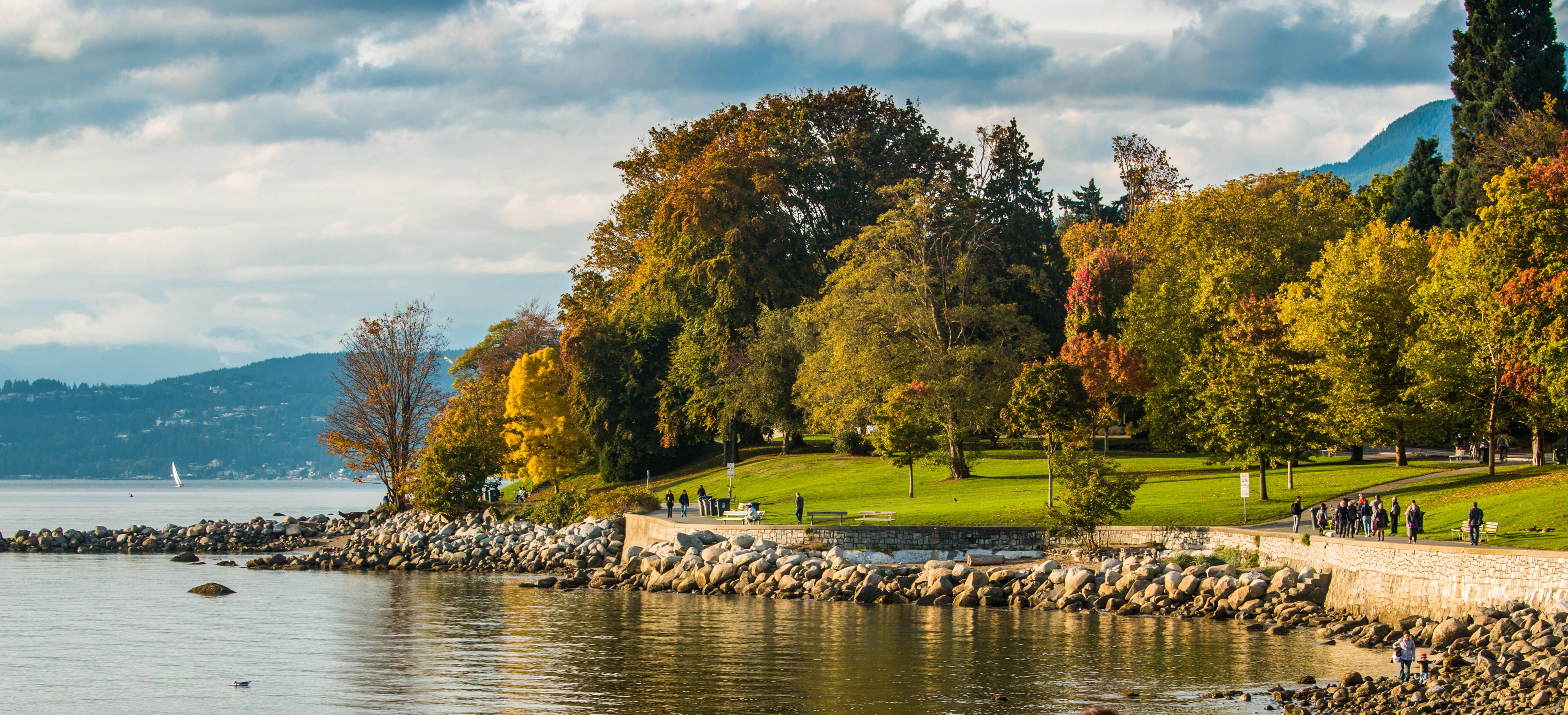 Shutterstock 241682839 Shoreline At Stanley Park, Vancouver