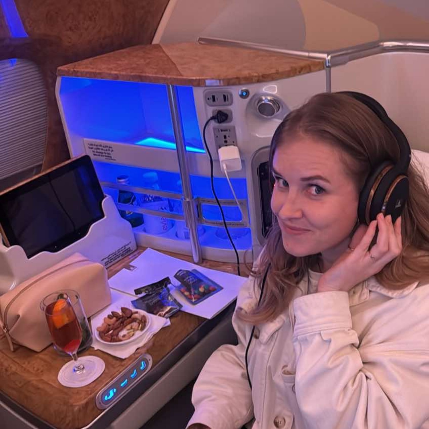 Christina Udforsker Entertainment Mulighederne På Emirates Fly Mod Dubai