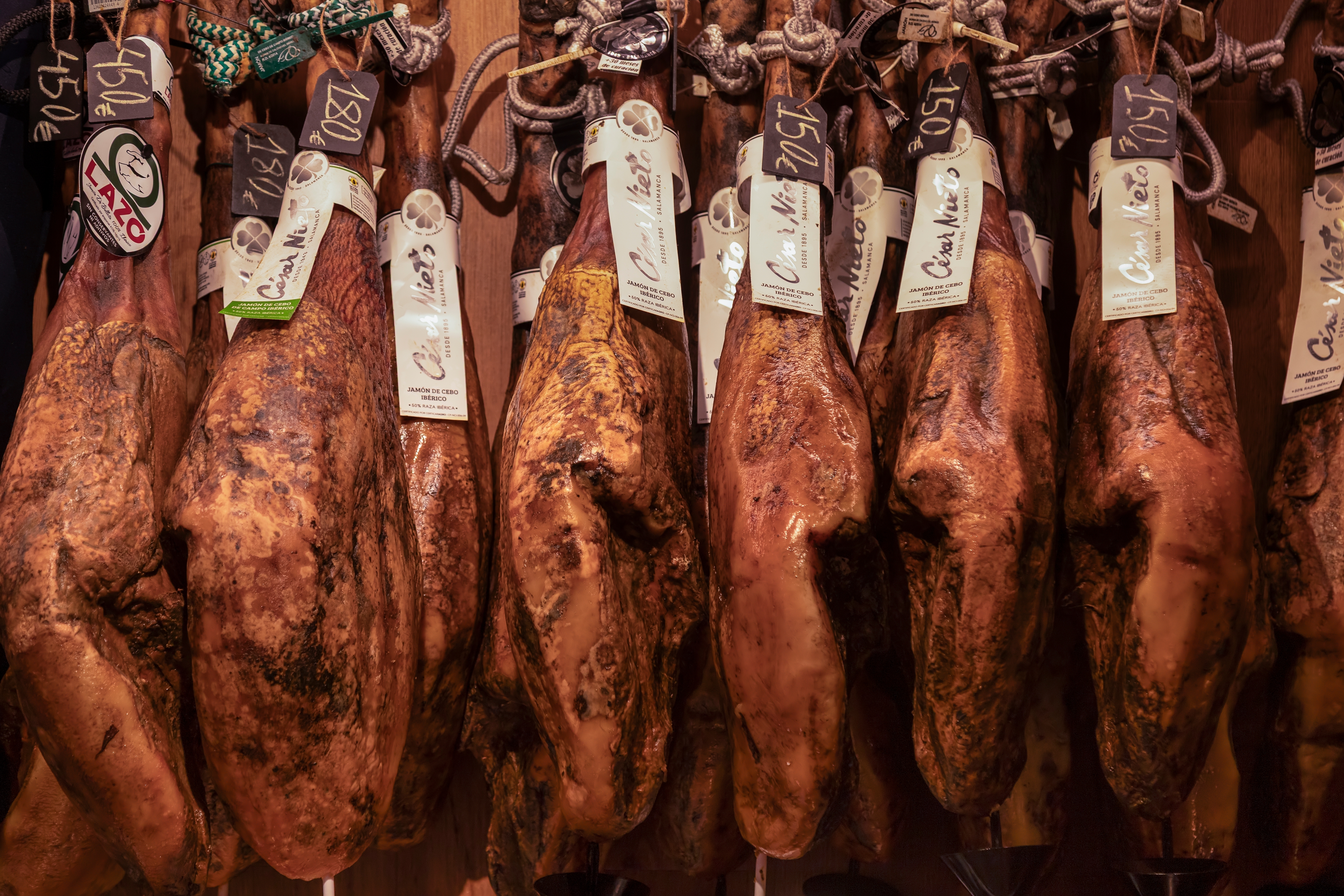 Jamón Ibérico De Cebo, Fra César Nieto På Mercado Central De Atarazanas I Malaga Shutterstock 2690531571