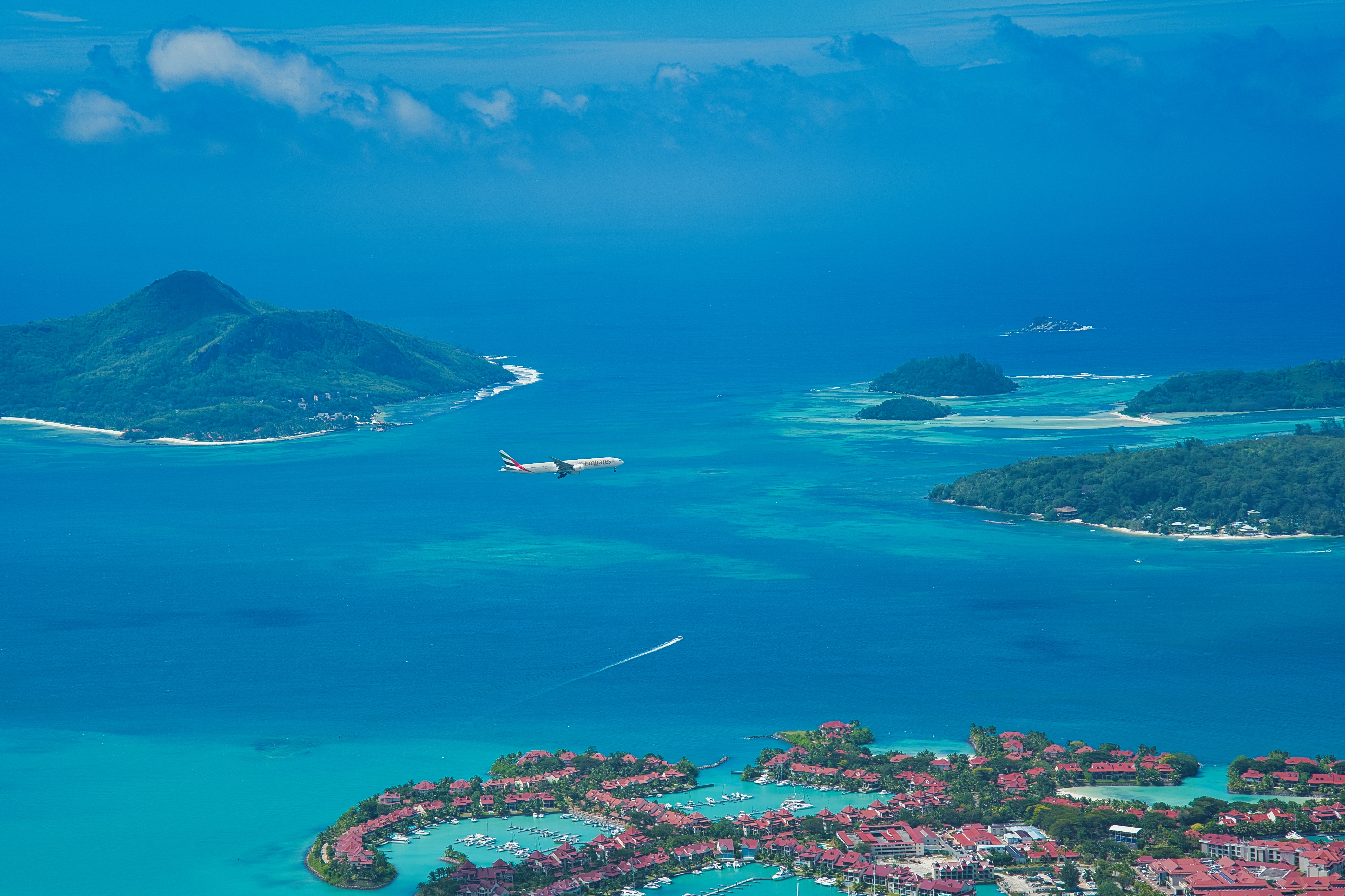 Shutterstock 2336128945 Emirates Flight Landing From Dubai, Passing Over The St Anne Marine Park In The Early Afternoon, Sunny Day Mahe Seychelles 1