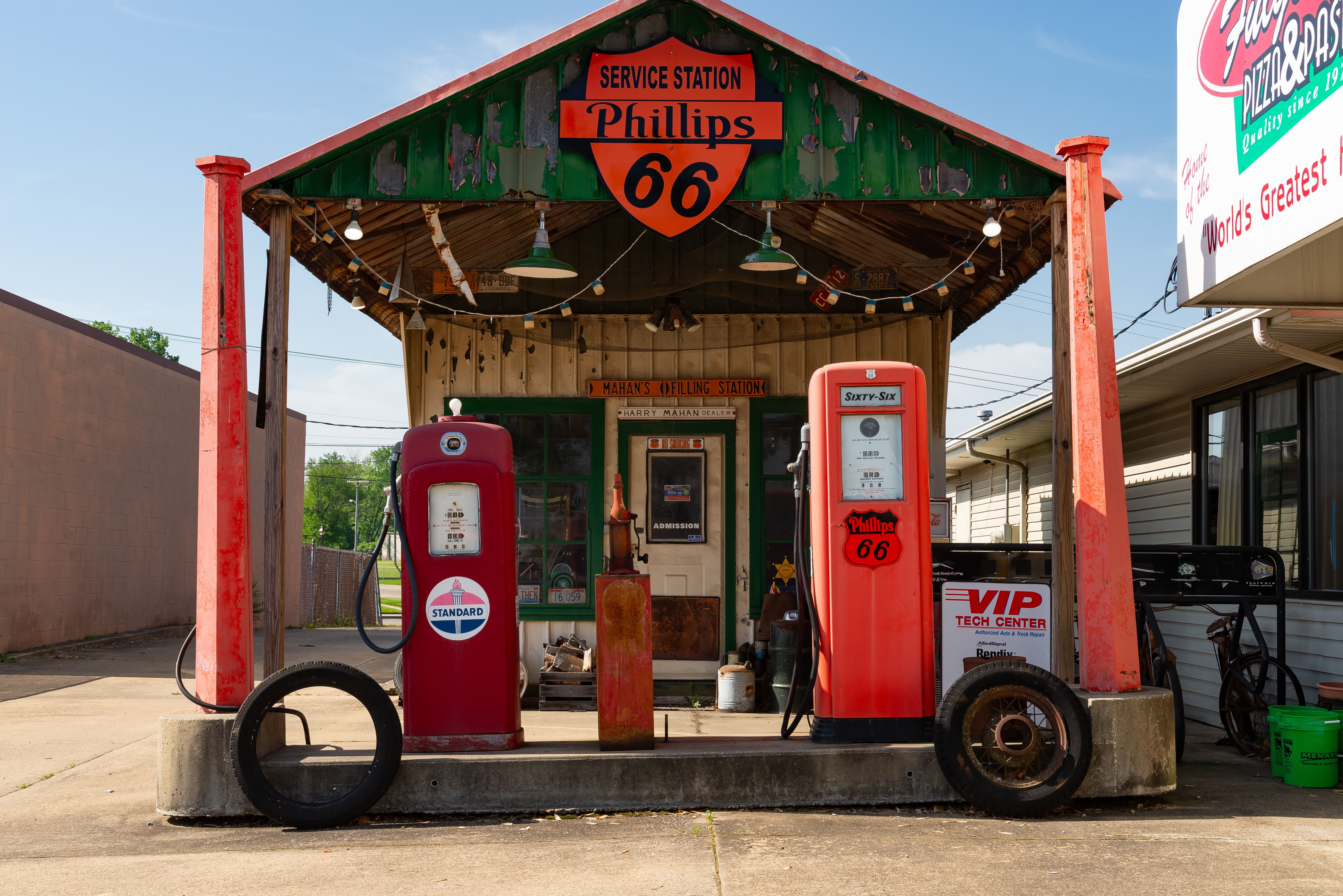 Springfield Along Route 66 Shutterstock 2630720111