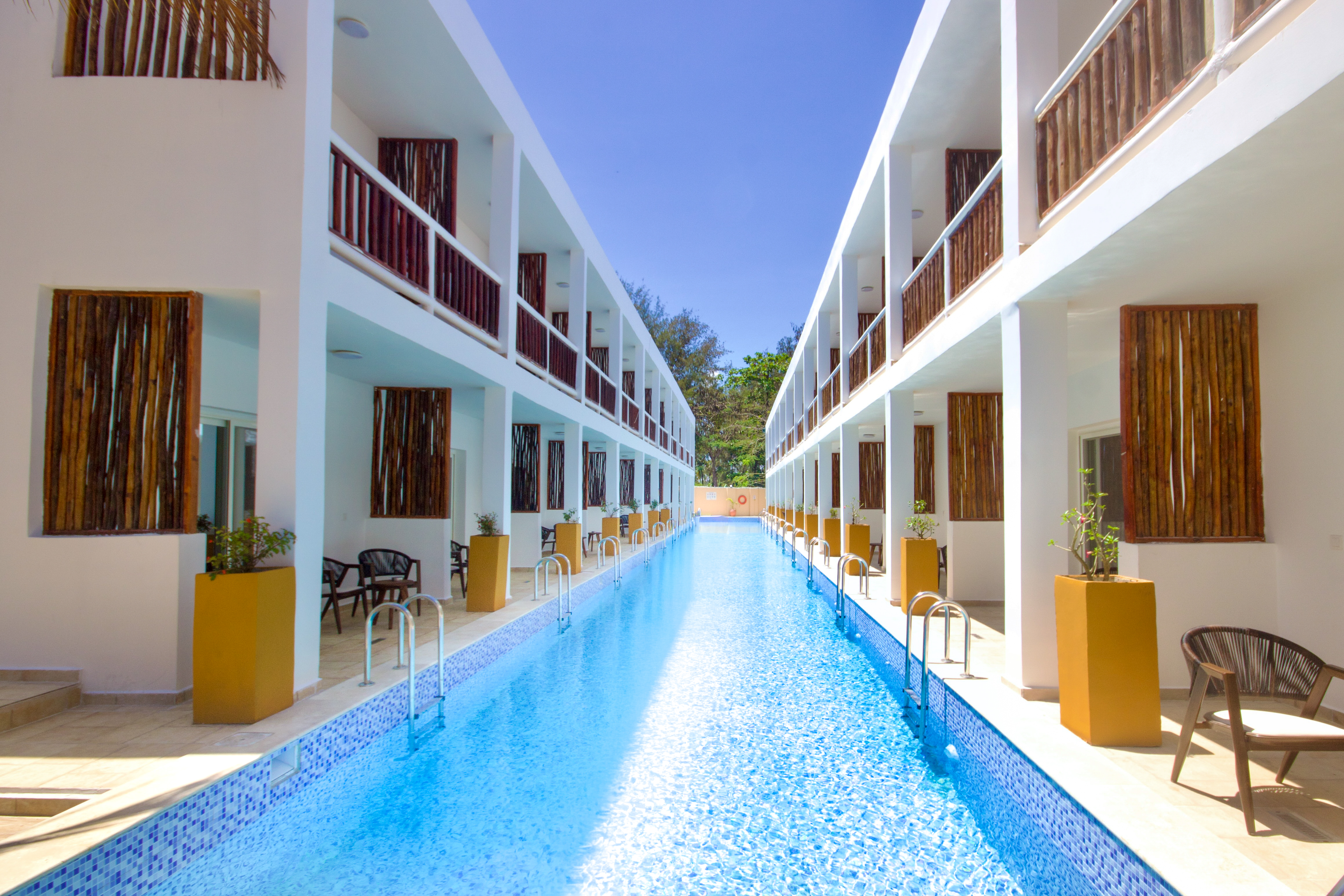 Swim Up Rooms 54978470287 O