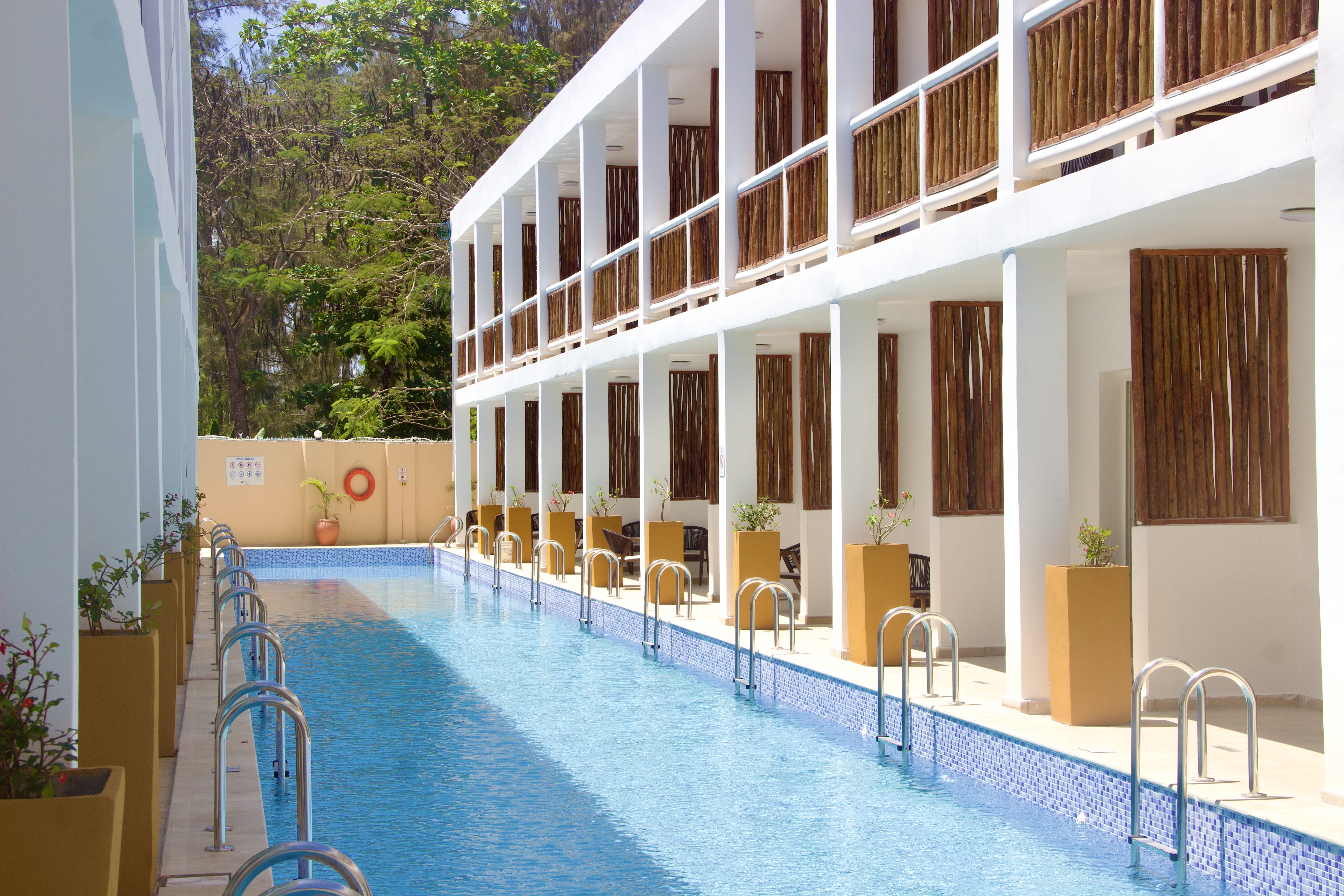 Standard Swim Up Room 54979562183 O