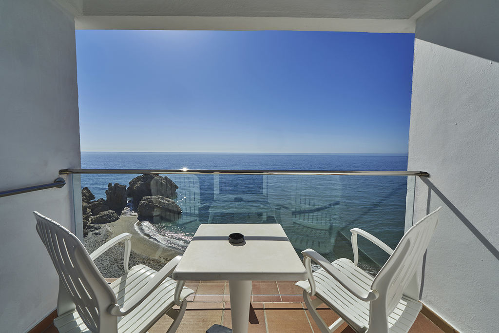 Front Sea View Room (2)