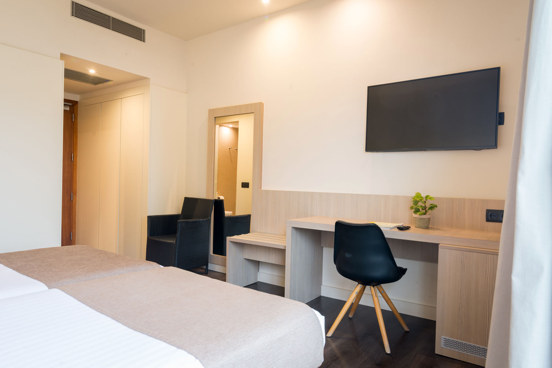 Double Room Balcony (5)