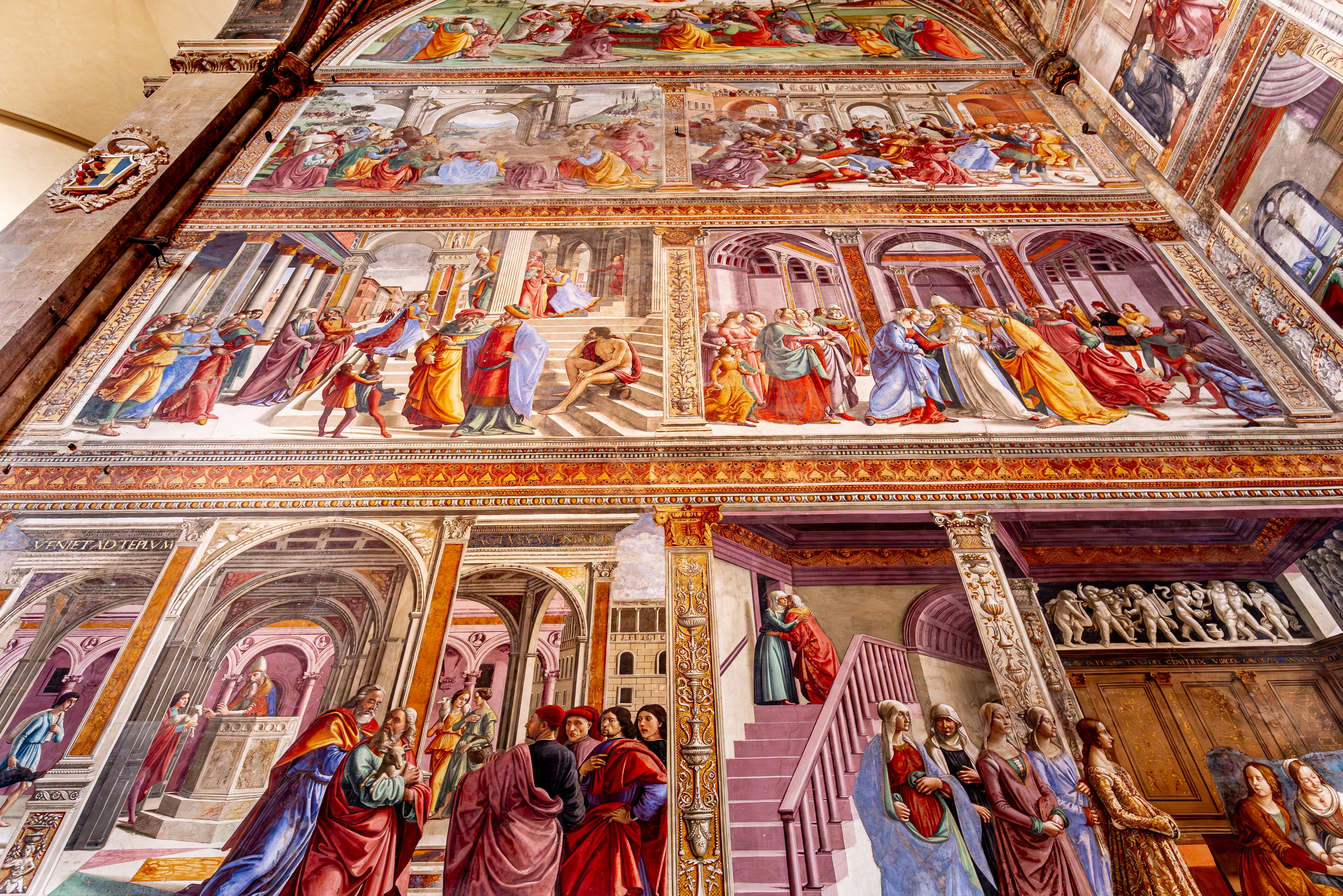 Shutterstock 2761116533 FIRENZE, ITALIEN, 26. OKTOBER 2015 Interiør Og Vægmalerier Detaljer Om Santa Maria Novella Kirke