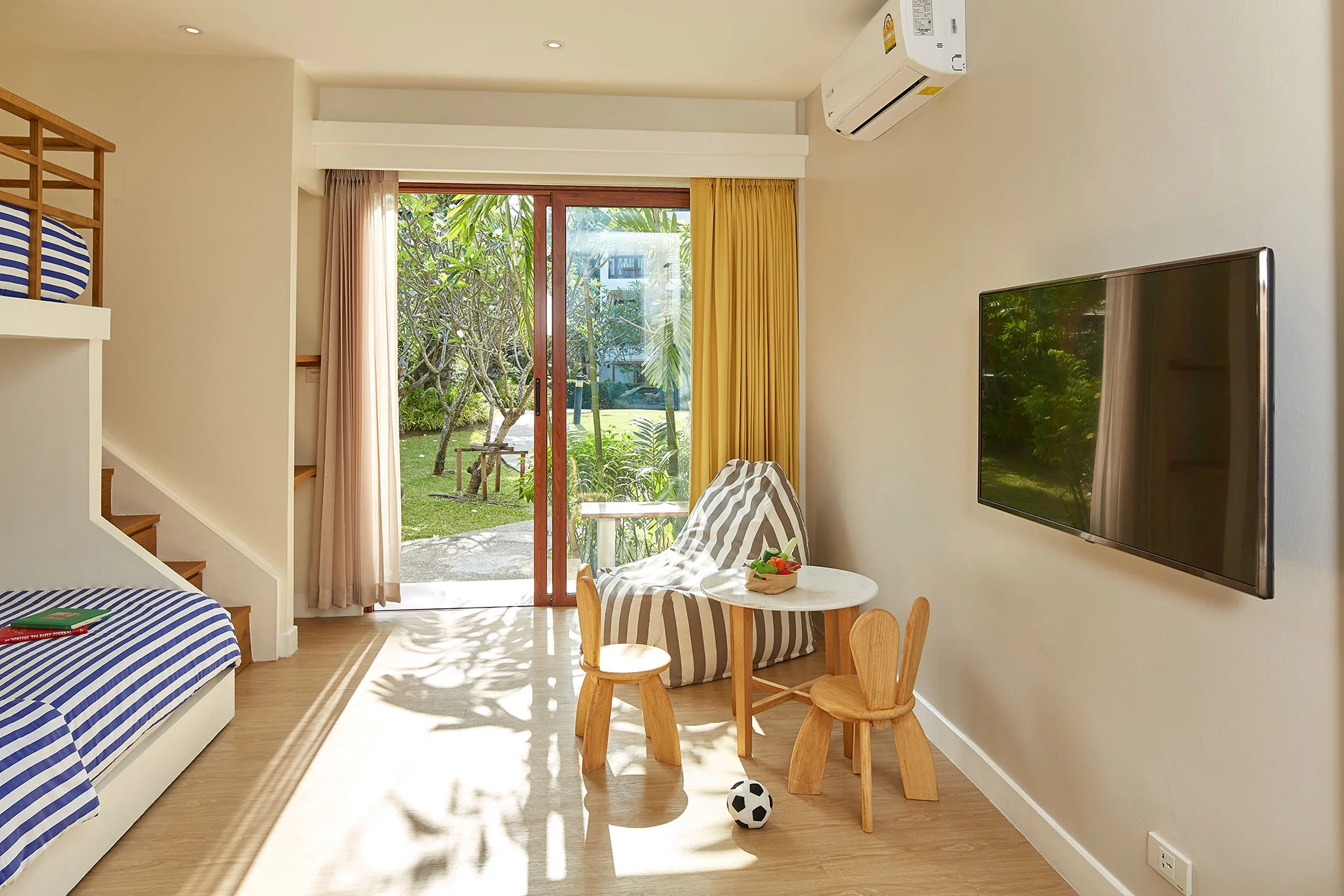 Bandarasamui Accommodation Familyroom03