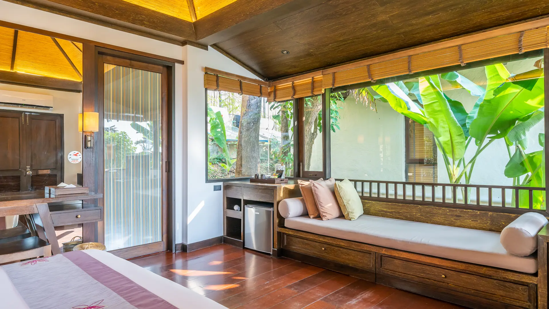 Deluxe Cottage Hillside Sitting Area