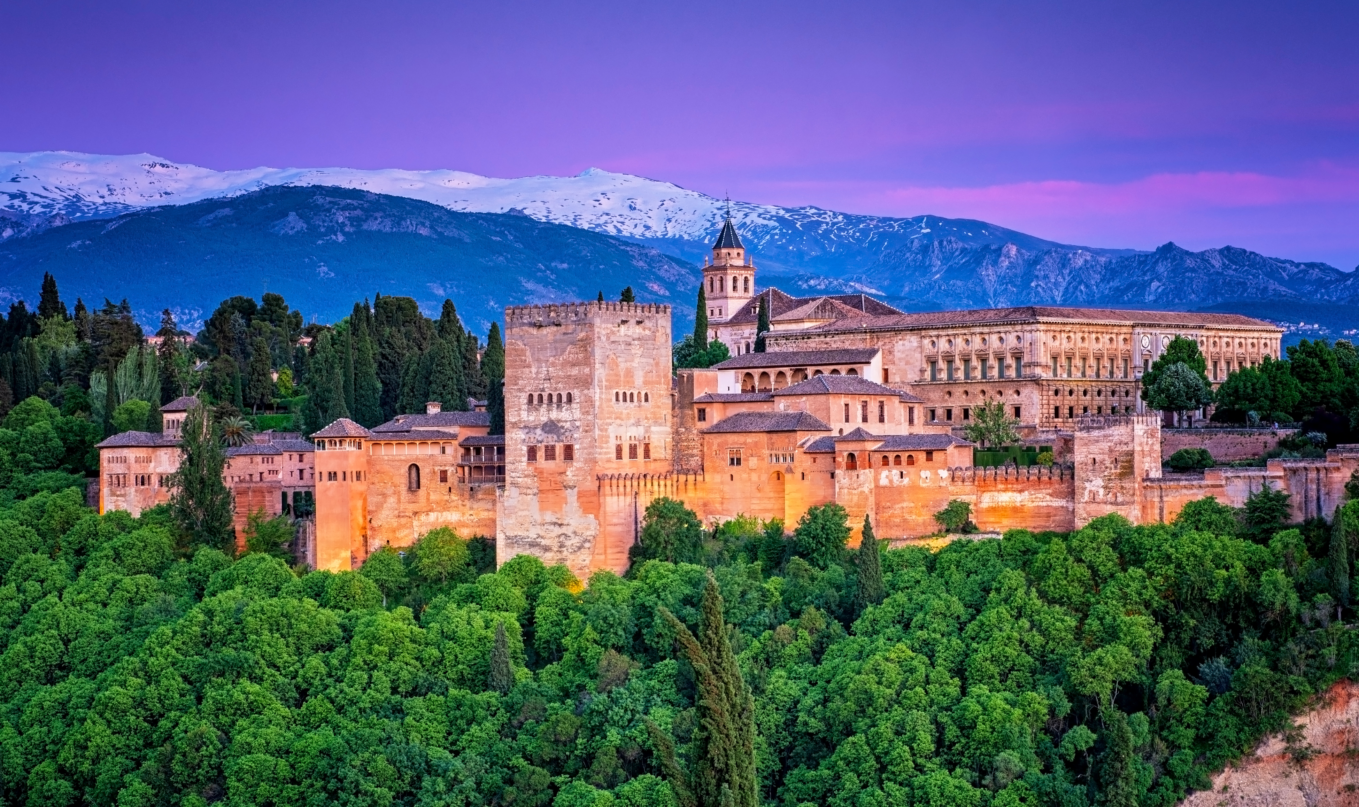 Granada Shutterstock 1315240640