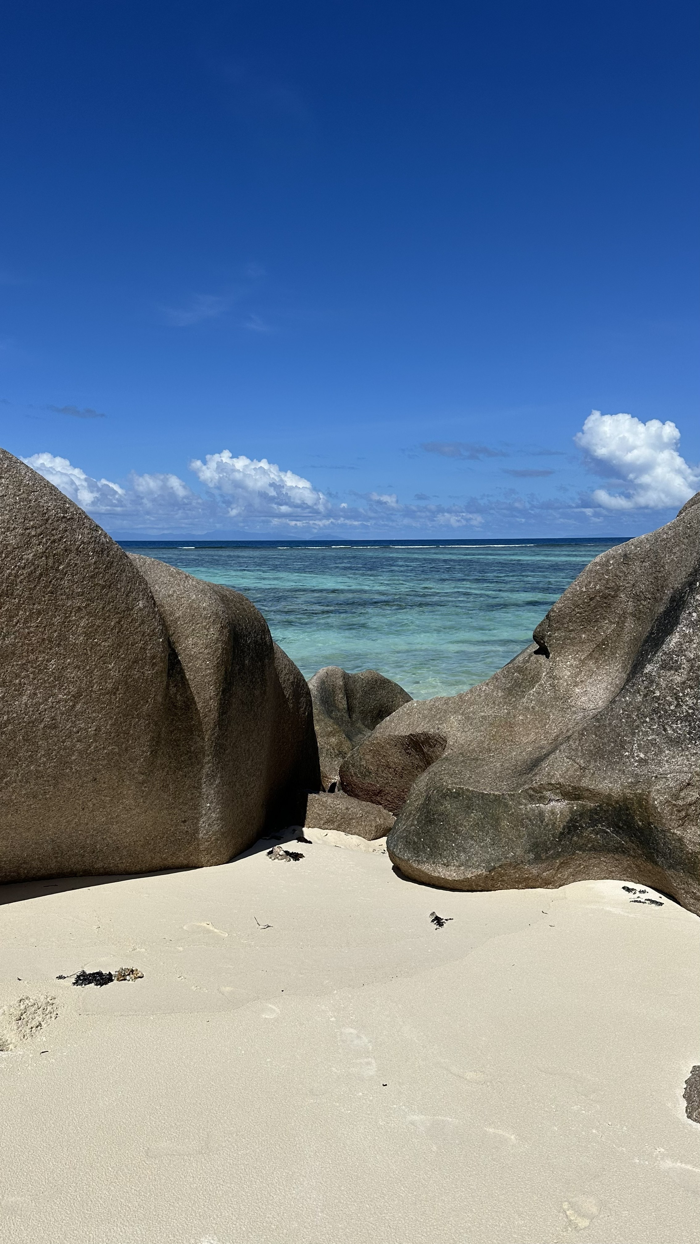 La Digue Anse A'gent Source