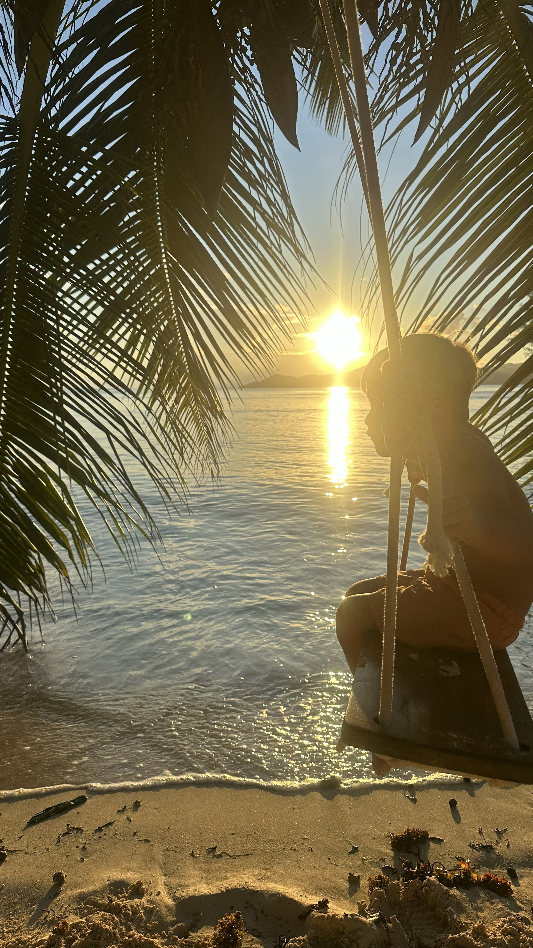 La Digue Le Repair Solnedgang