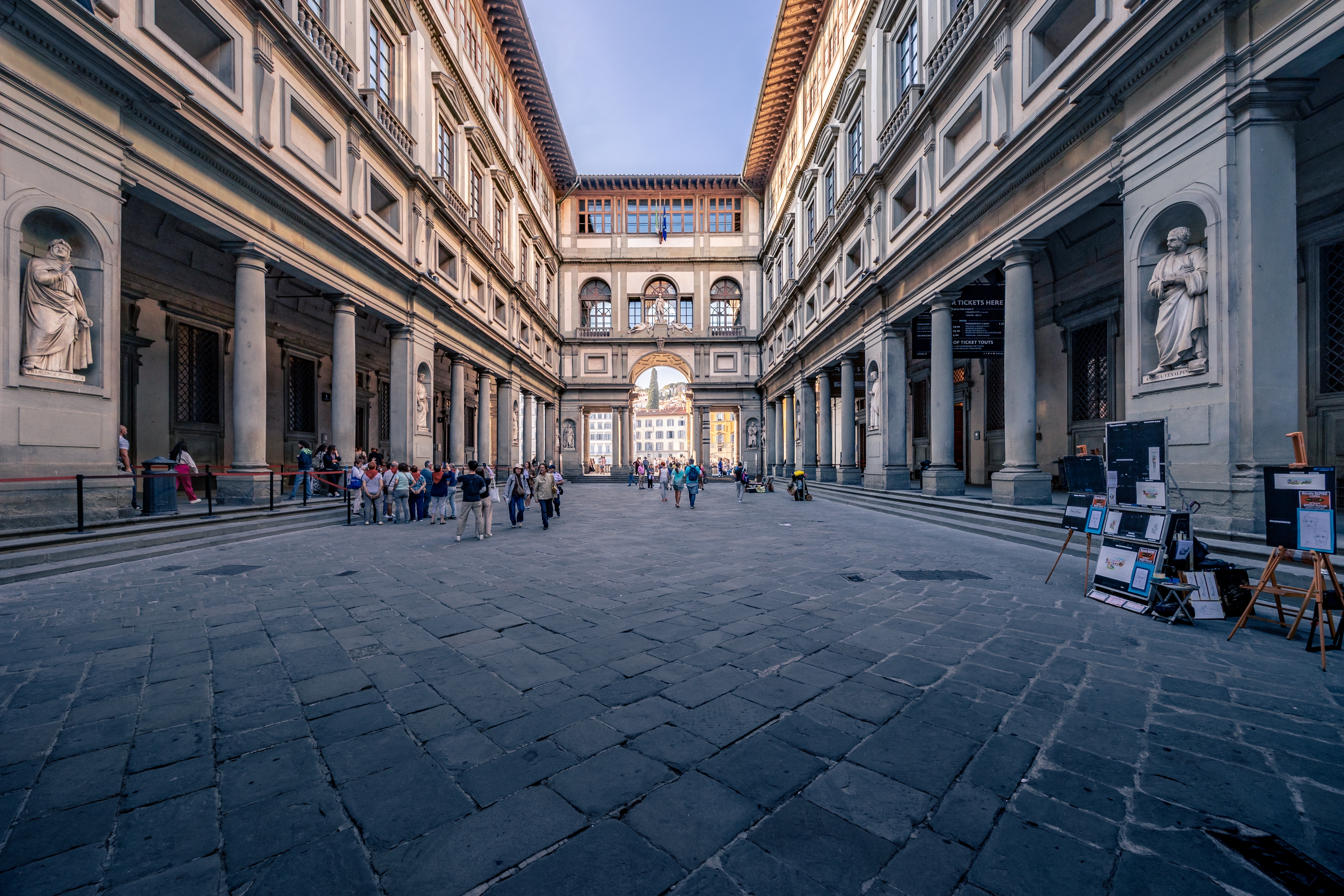 Shutterstock 2445108247 Florence, Italy Oct 07, 2023 Piazzale Degli Uffizi And Famous Art Gallery Building Of Medieval Palazzo With Walking People