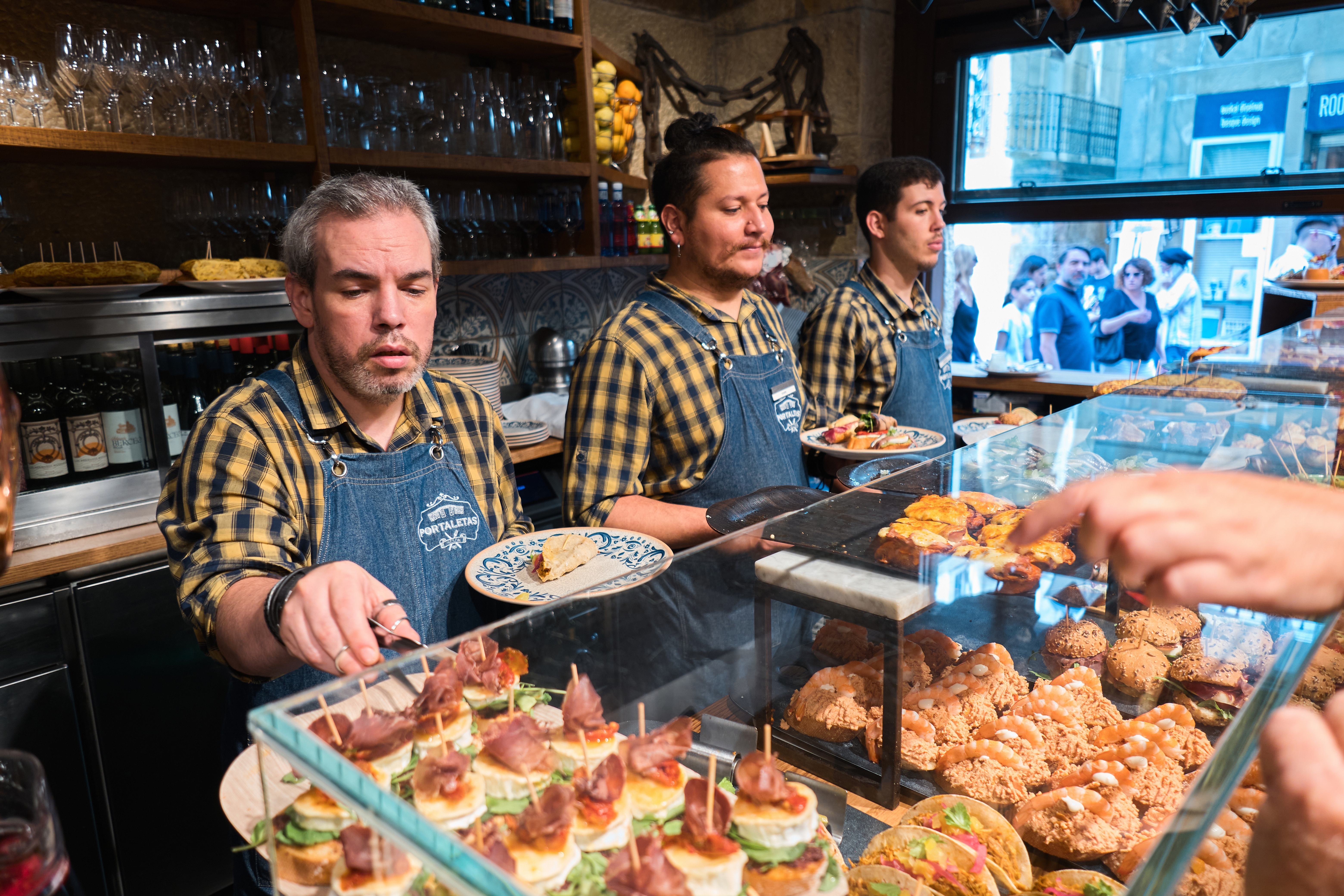 Pinxtos Shutterstock 2338986695