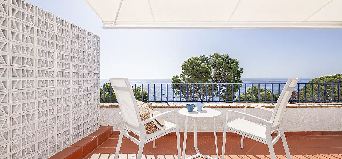 Terraza Vista Mar Sillas Mesa Hotel Sant Roc Calella Palafrugell 1727365710