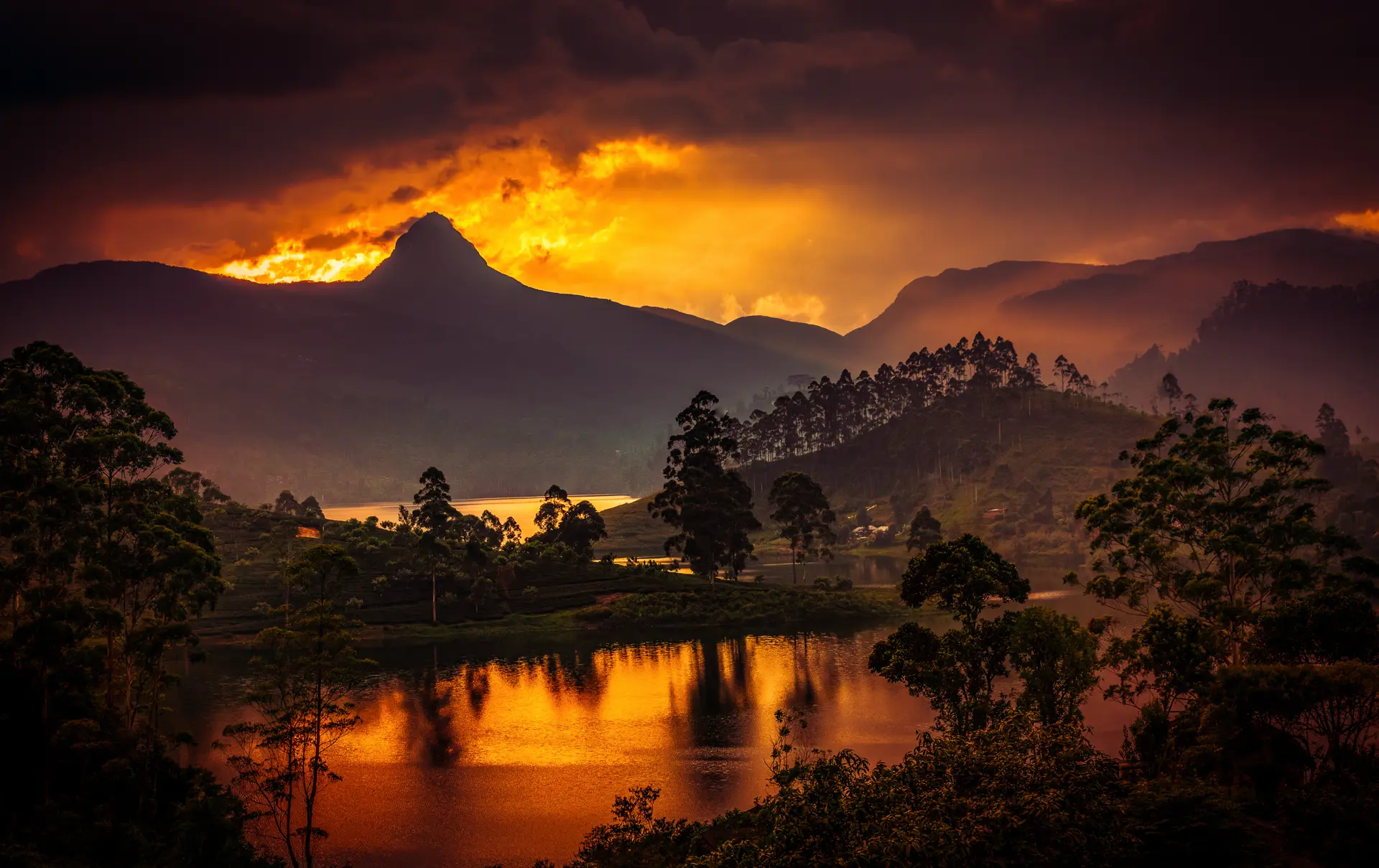 Solnedgang ved Adam's Peak