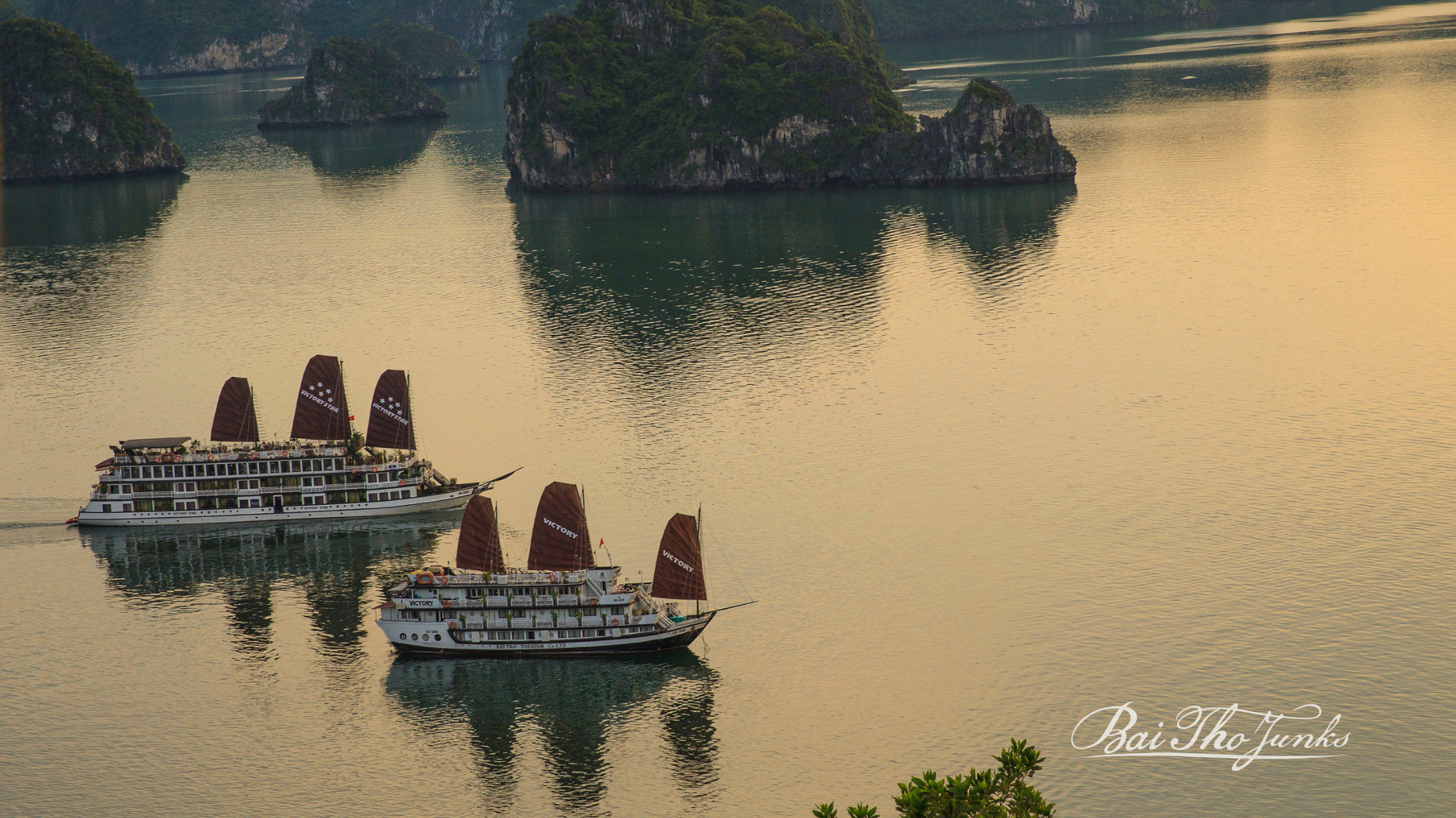 Victory Cruise Bai Tho Junks