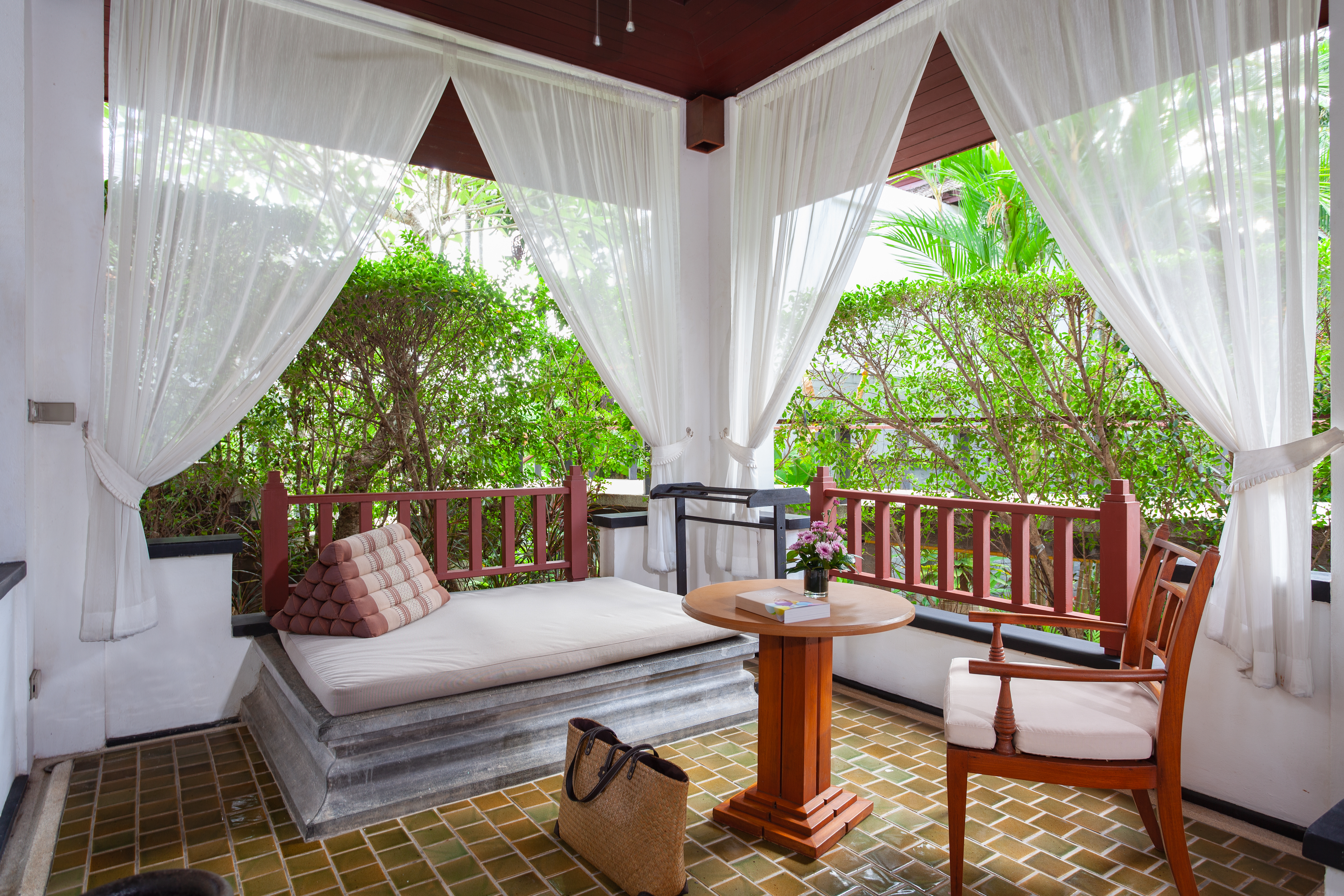 Hydropool Villa 12