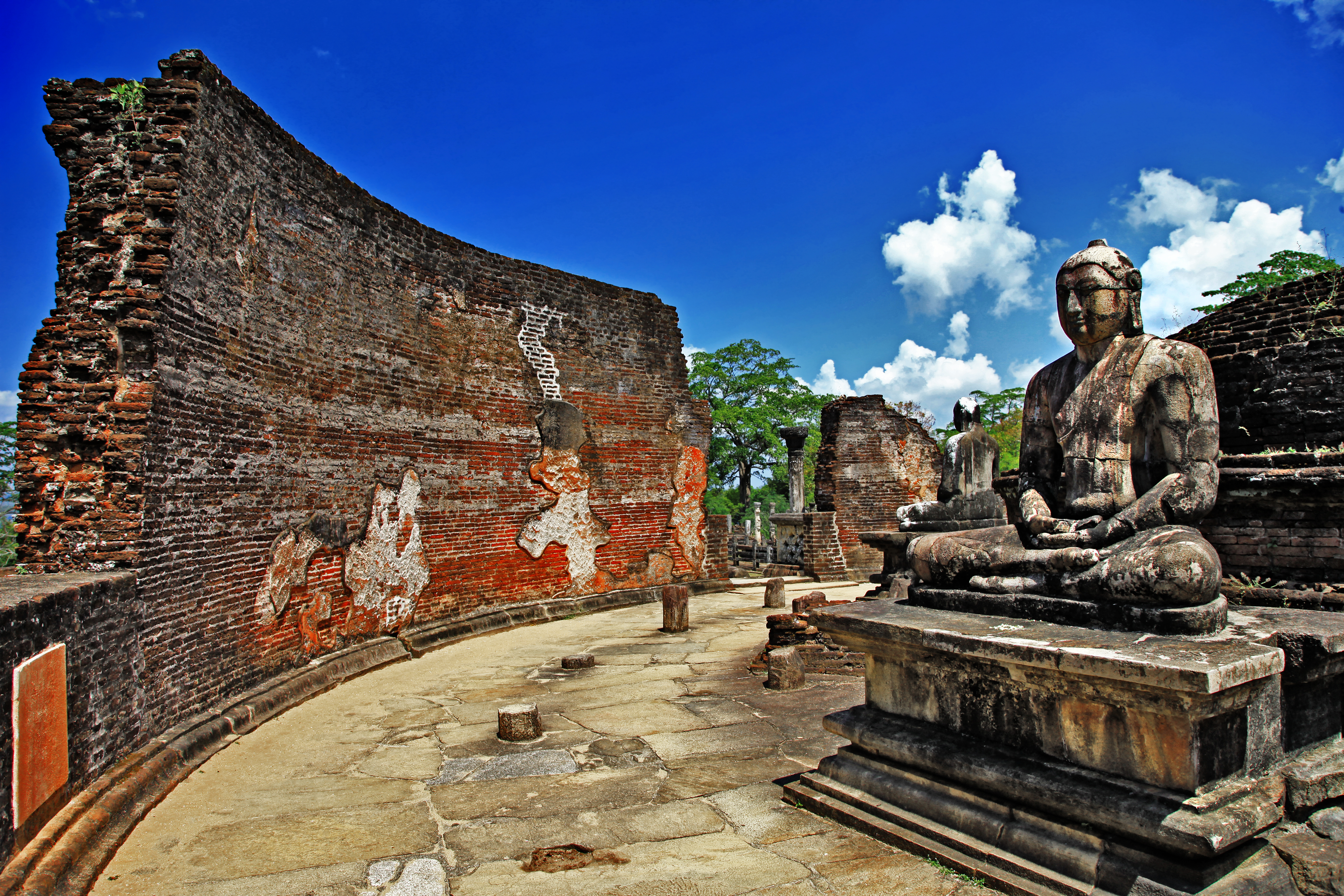 Buddha In Polonnaruwa Temple 99867635