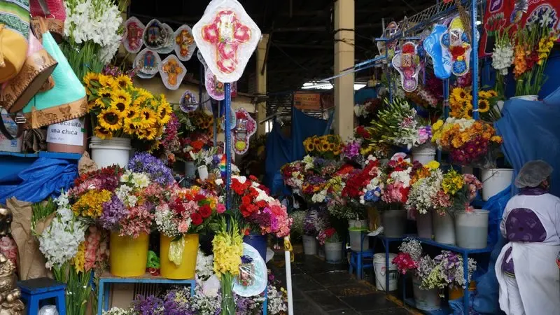 Quang Ba Flower Market