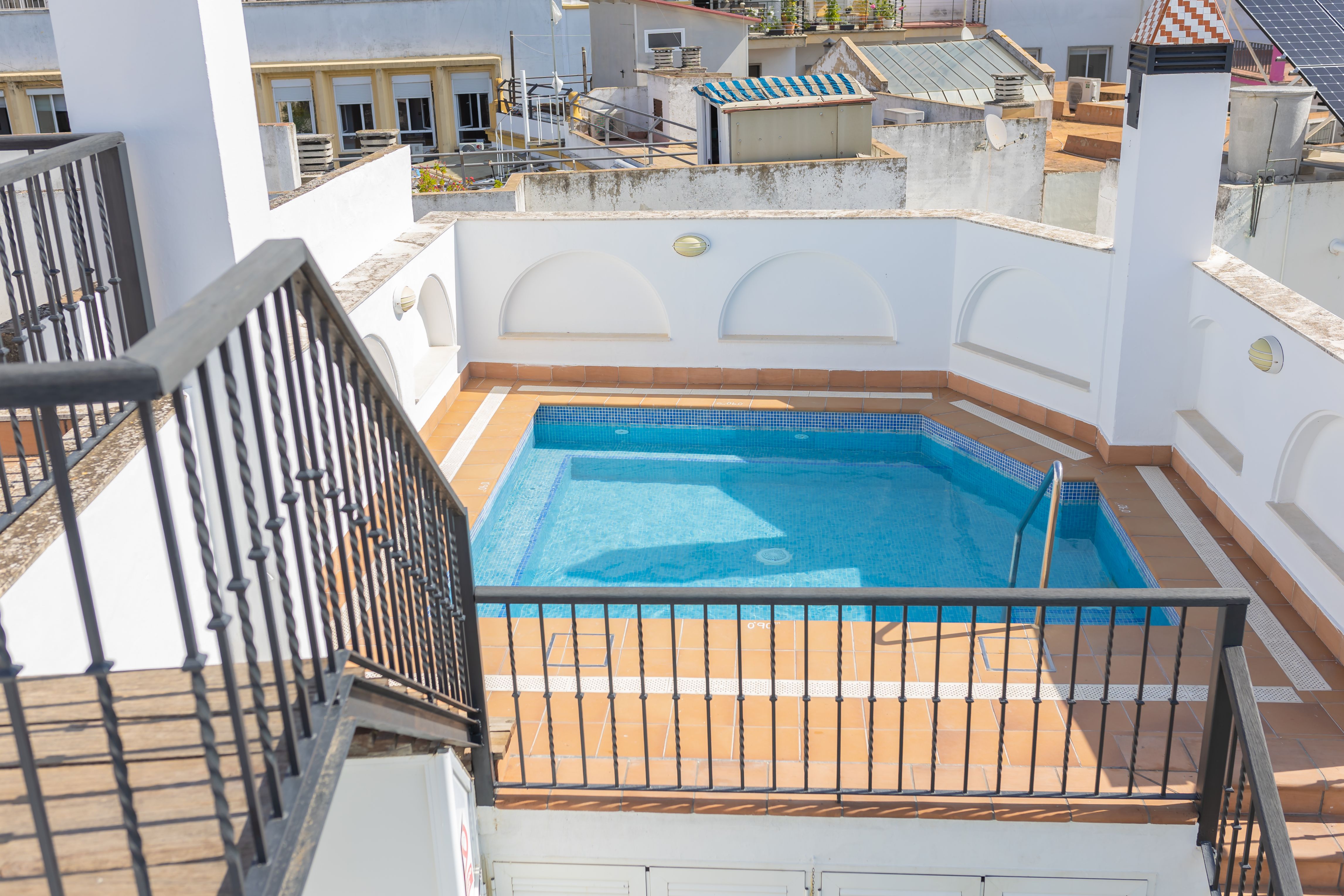 ITACA SEVILLA PISCINA (2)