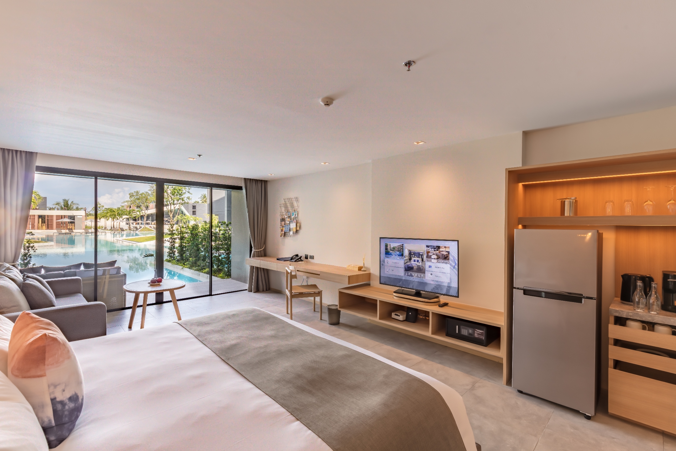 Pool Access Room 2
